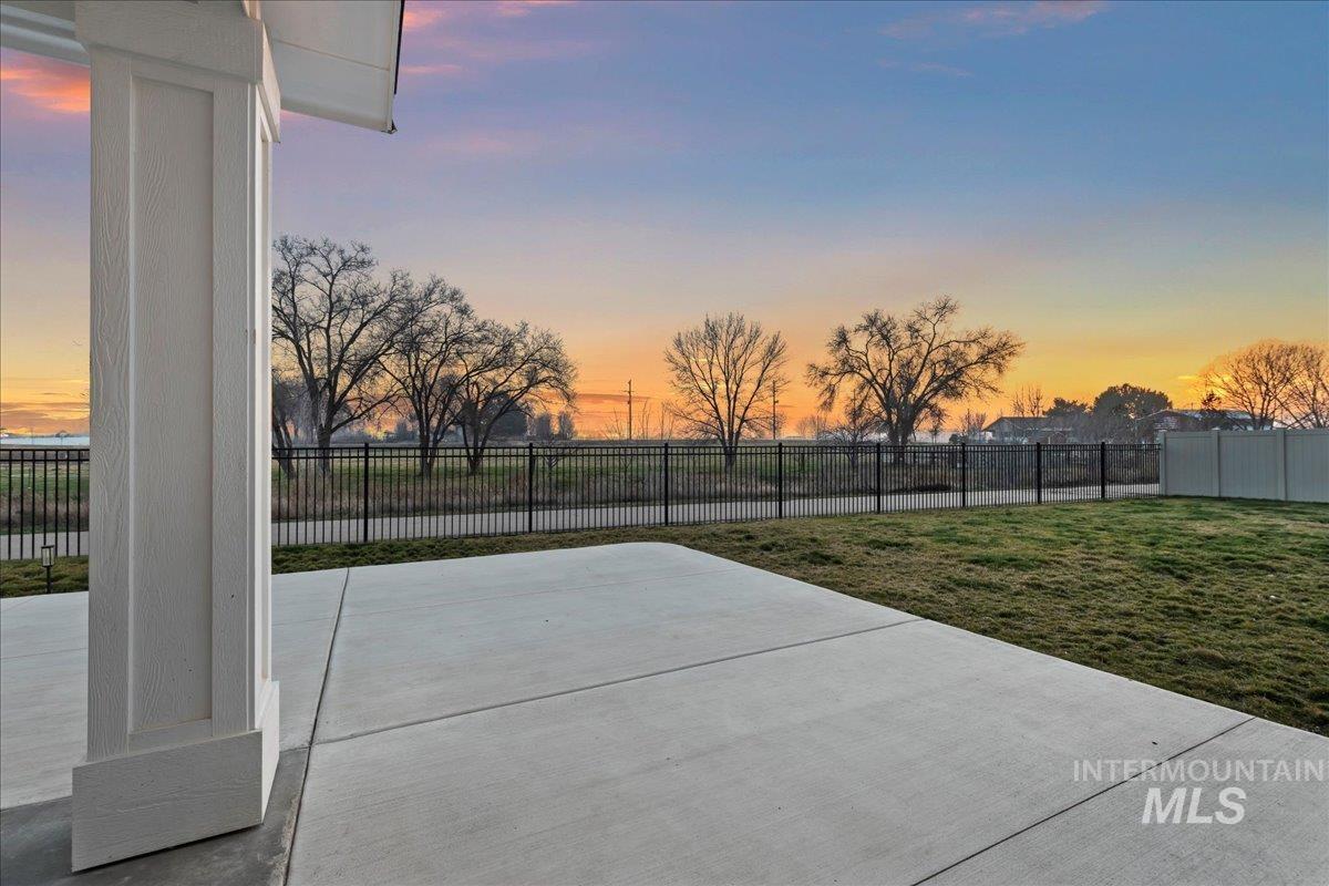 8797 E Hyacinth St., Nampa, Idaho 83687, 4 Bedrooms, 2.5 Bathrooms, Residential For Sale, Price $629,900,MLS 98971936