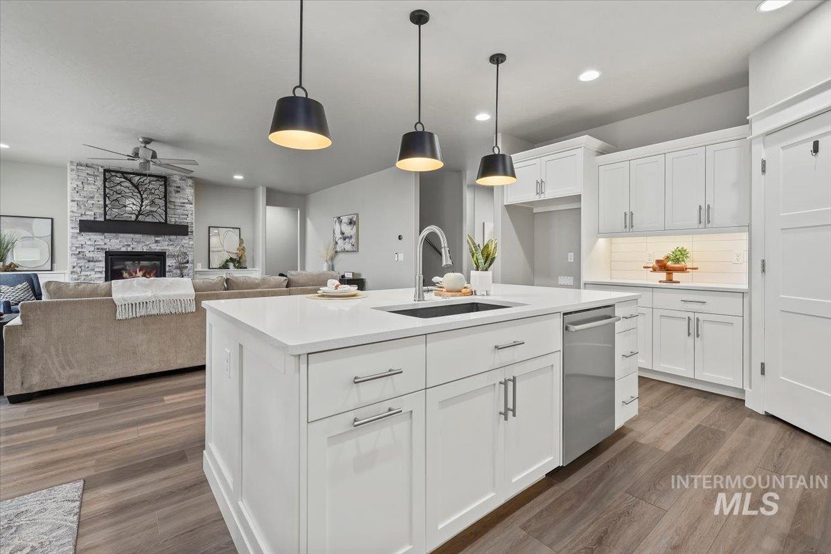 8797 E Hyacinth St., Nampa, Idaho 83687, 4 Bedrooms, 2.5 Bathrooms, Residential For Sale, Price $614,900,MLS 98971936