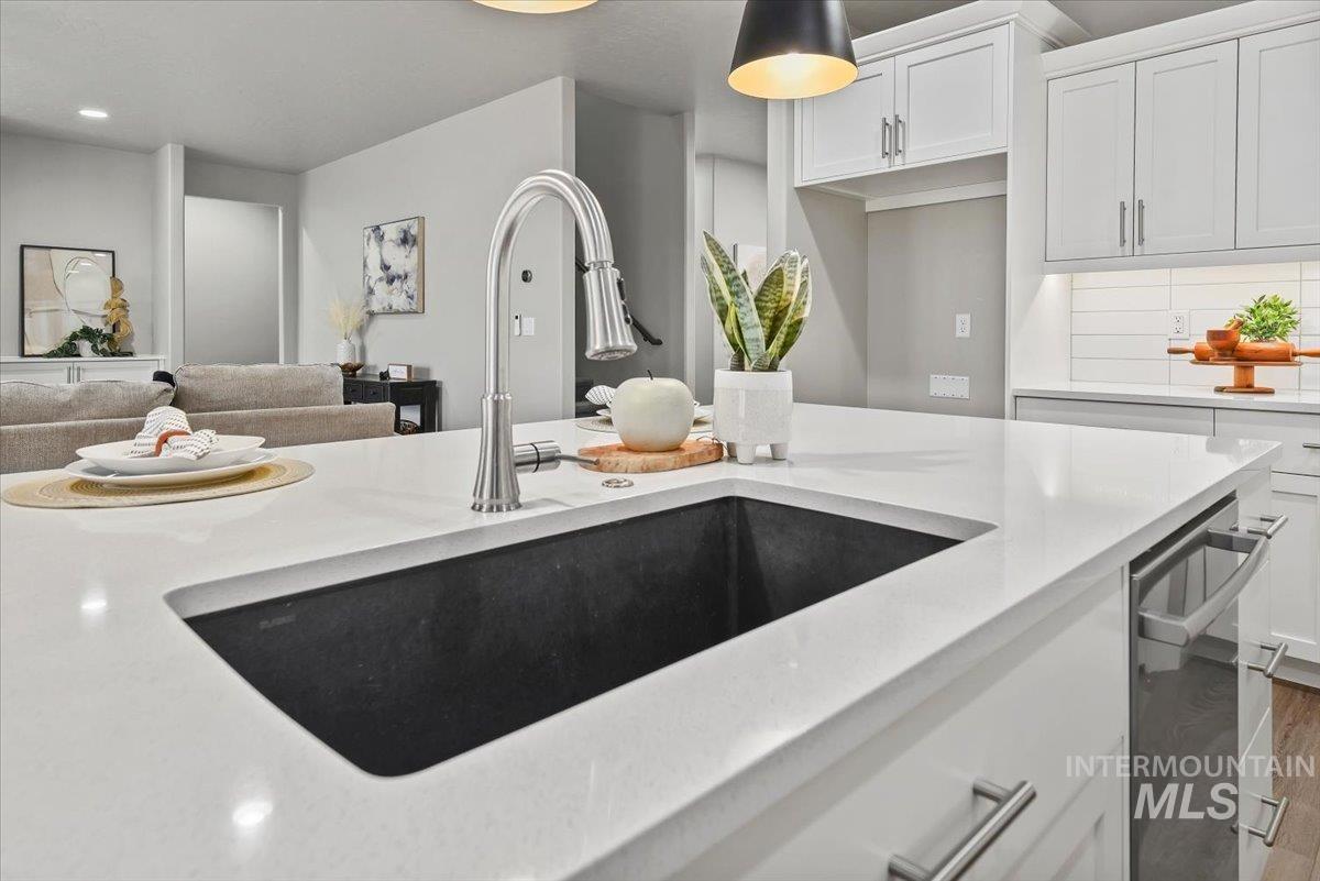 8797 E Hyacinth St., Nampa, Idaho 83687, 4 Bedrooms, 2.5 Bathrooms, Residential For Sale, Price $629,900,MLS 98971936