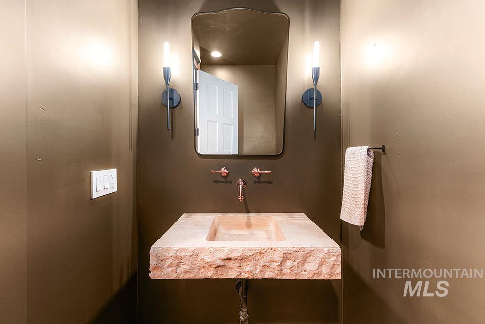 1222 S Lake Pointe Way, Eagle, Idaho 83616, 4 Bedrooms, 4.5 Bathrooms, Residential For Sale, Price $1,934,900,MLS 98971937