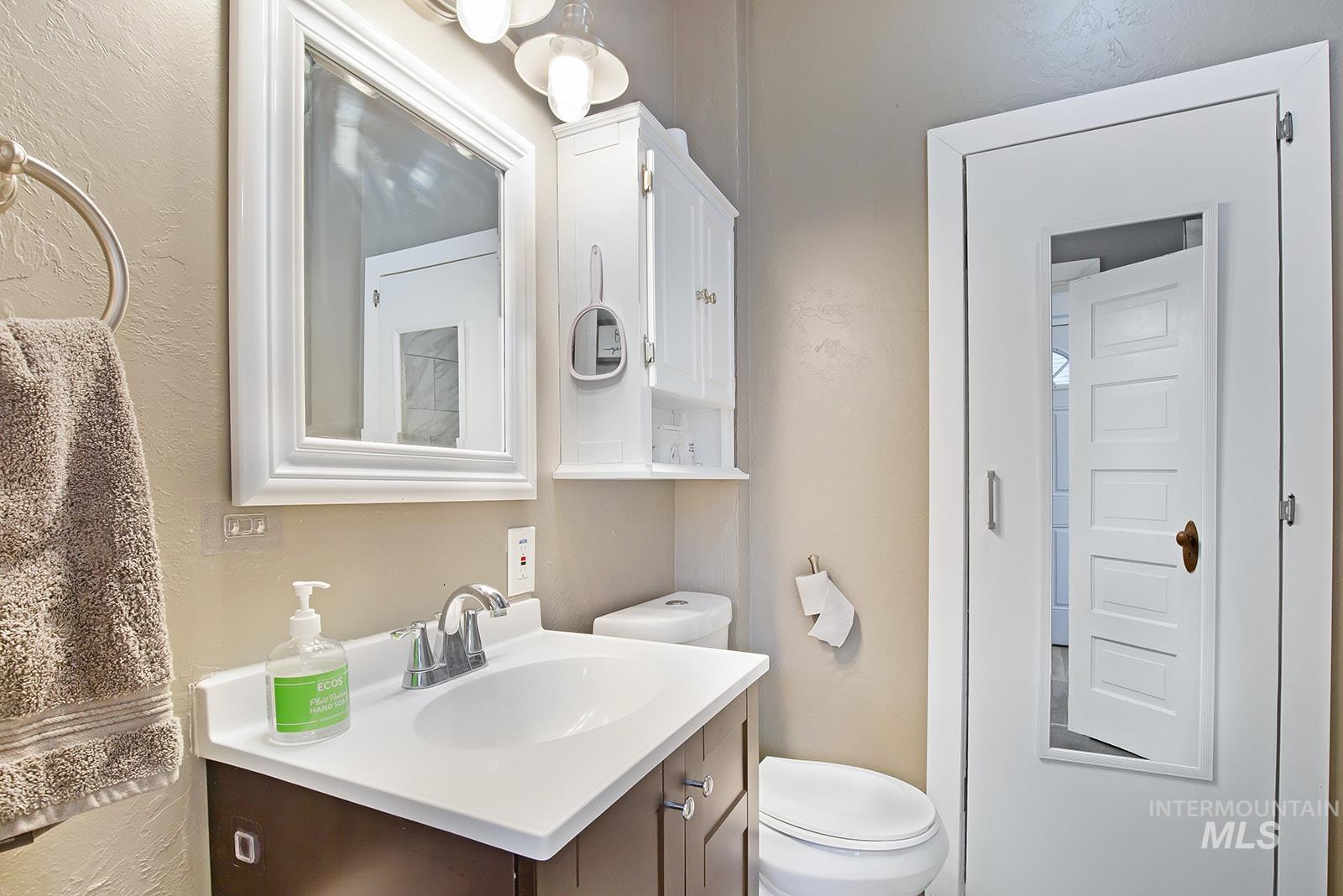 361 5th Ave. N, Twin Falls, Idaho 83301, 2 Bedrooms, 1 Bathroom, Residential For Sale, Price $276,000,MLS 98971940