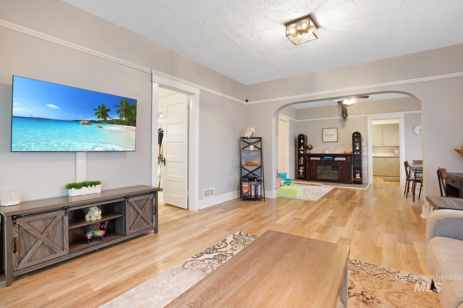 361 5th Ave. N, Twin Falls, Idaho 83301, 2 Bedrooms, 1 Bathroom, Residential For Sale, Price $276,000,MLS 98971940