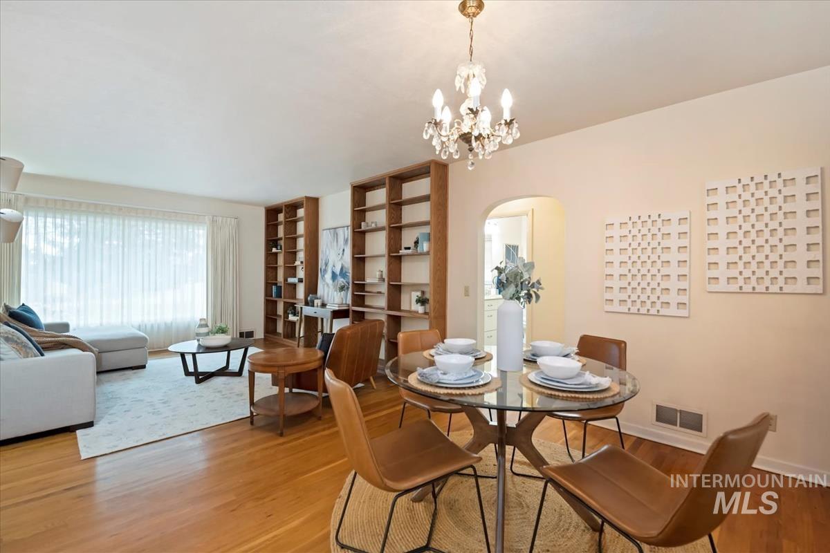 20 S Mesa Vista Dr, Boise, Idaho 83705, 3 Bedrooms, 1 Bathroom, Residential For Sale, Price $549,900,MLS 98971941