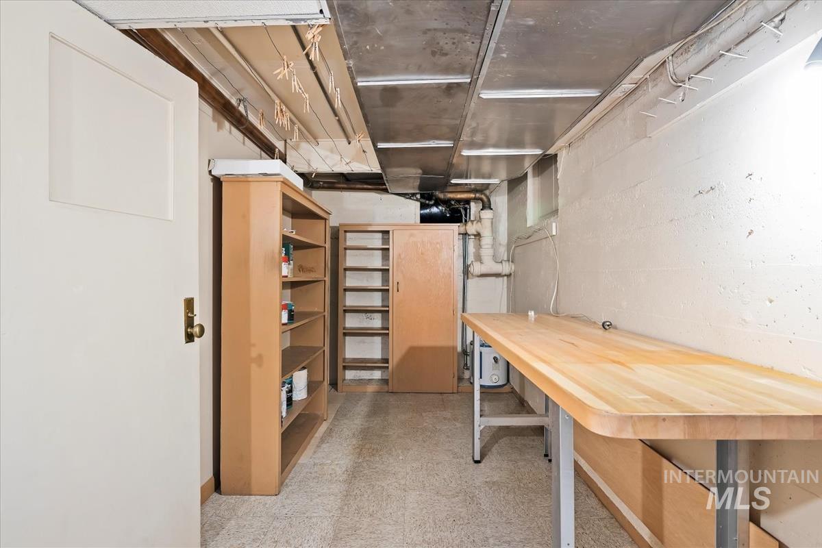 20 S Mesa Vista Dr, Boise, Idaho 83705, 3 Bedrooms, 1 Bathroom, Residential For Sale, Price $549,900,MLS 98971941