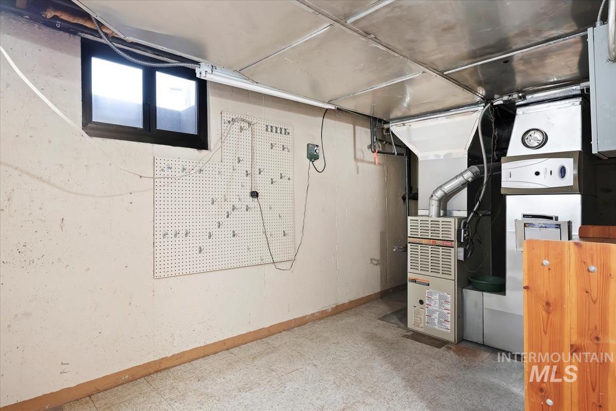 20 S Mesa Vista Dr, Boise, Idaho 83705, 3 Bedrooms, 1 Bathroom, Residential For Sale, Price $549,900,MLS 98971941