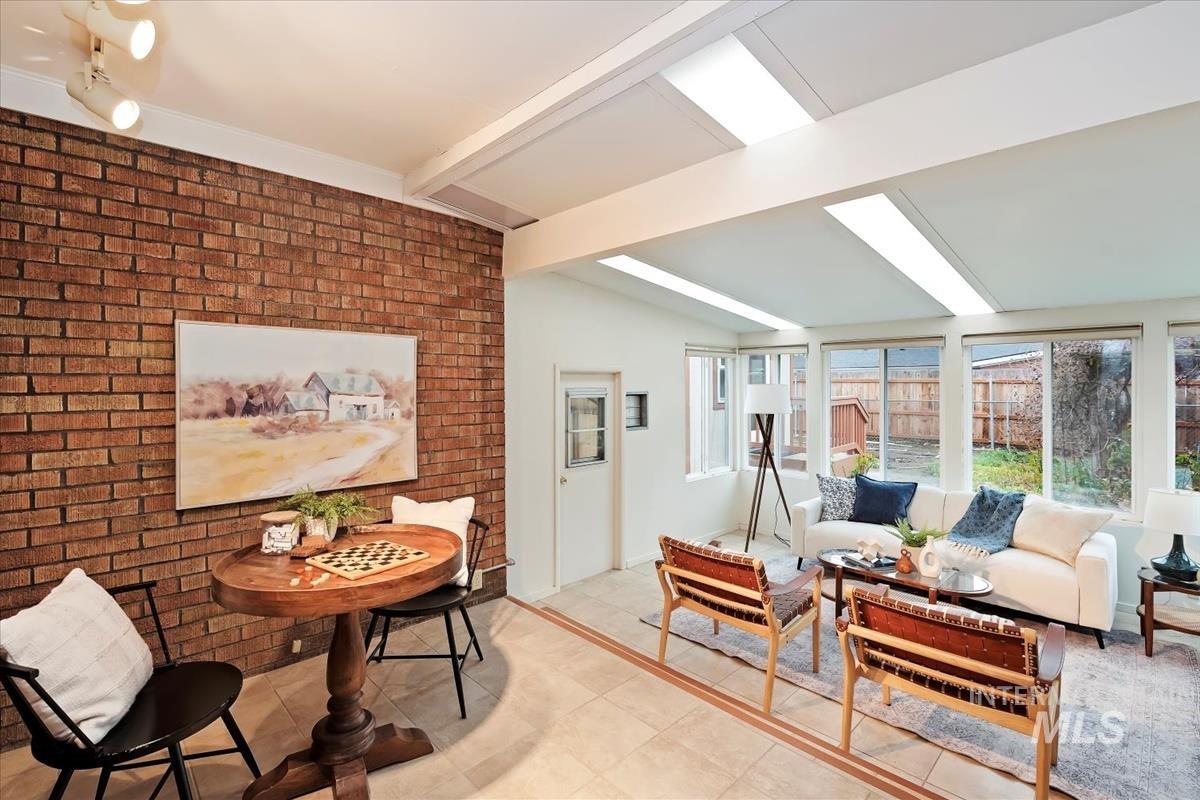 20 S Mesa Vista Dr, Boise, Idaho 83705, 3 Bedrooms, 1 Bathroom, Residential For Sale, Price $549,900,MLS 98971941