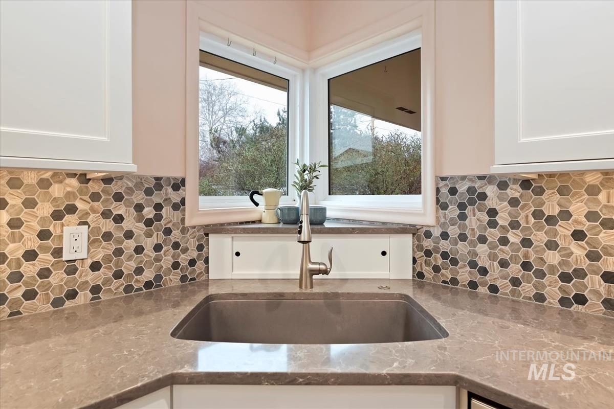 20 S Mesa Vista Dr, Boise, Idaho 83705, 3 Bedrooms, 1 Bathroom, Residential For Sale, Price $549,900,MLS 98971941