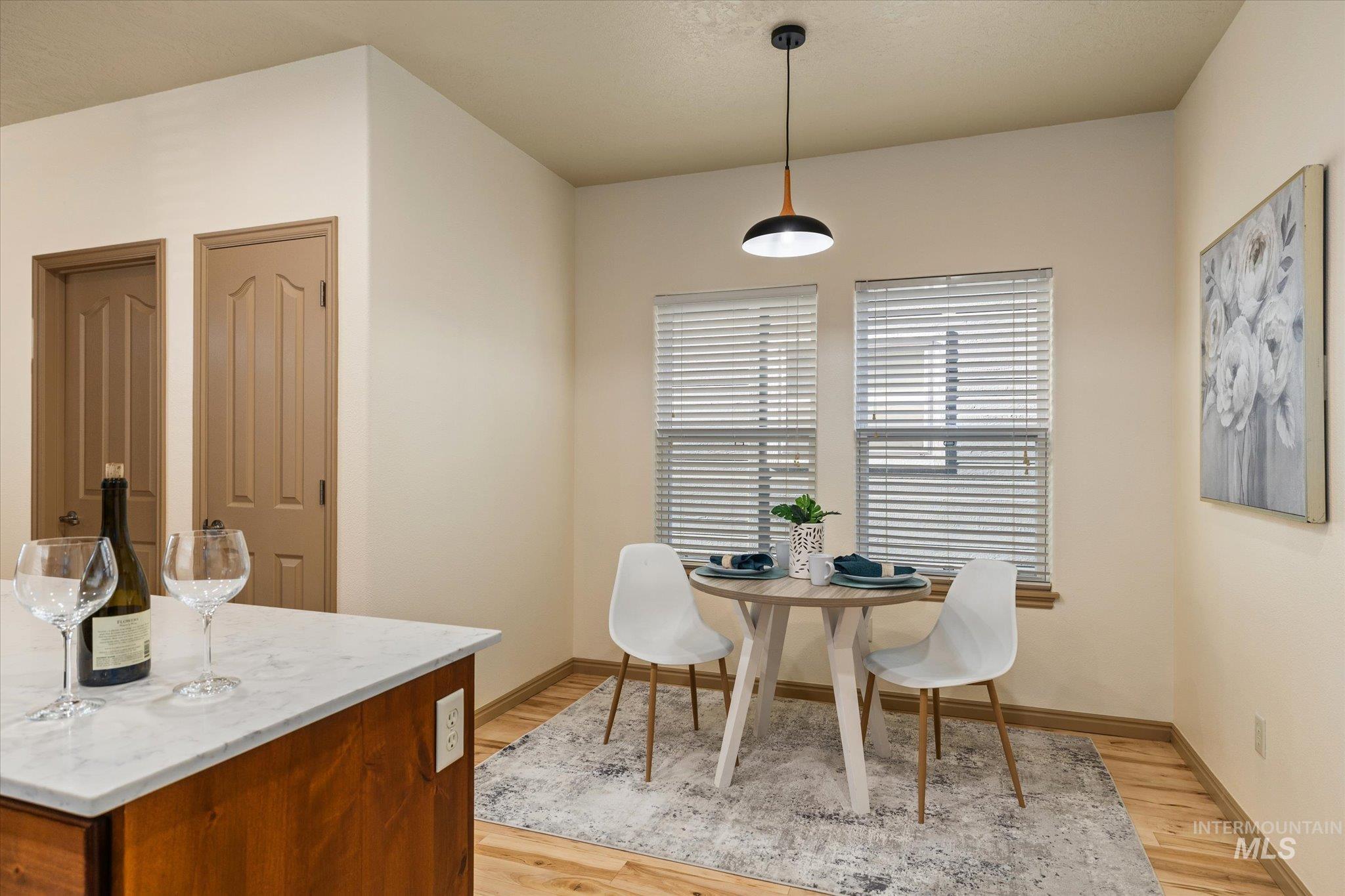 6568 W Poplar St, Boise, Idaho 83704, 3 Bedrooms, 2.5 Bathrooms, Residential For Sale, Price $450,000,MLS 98971943