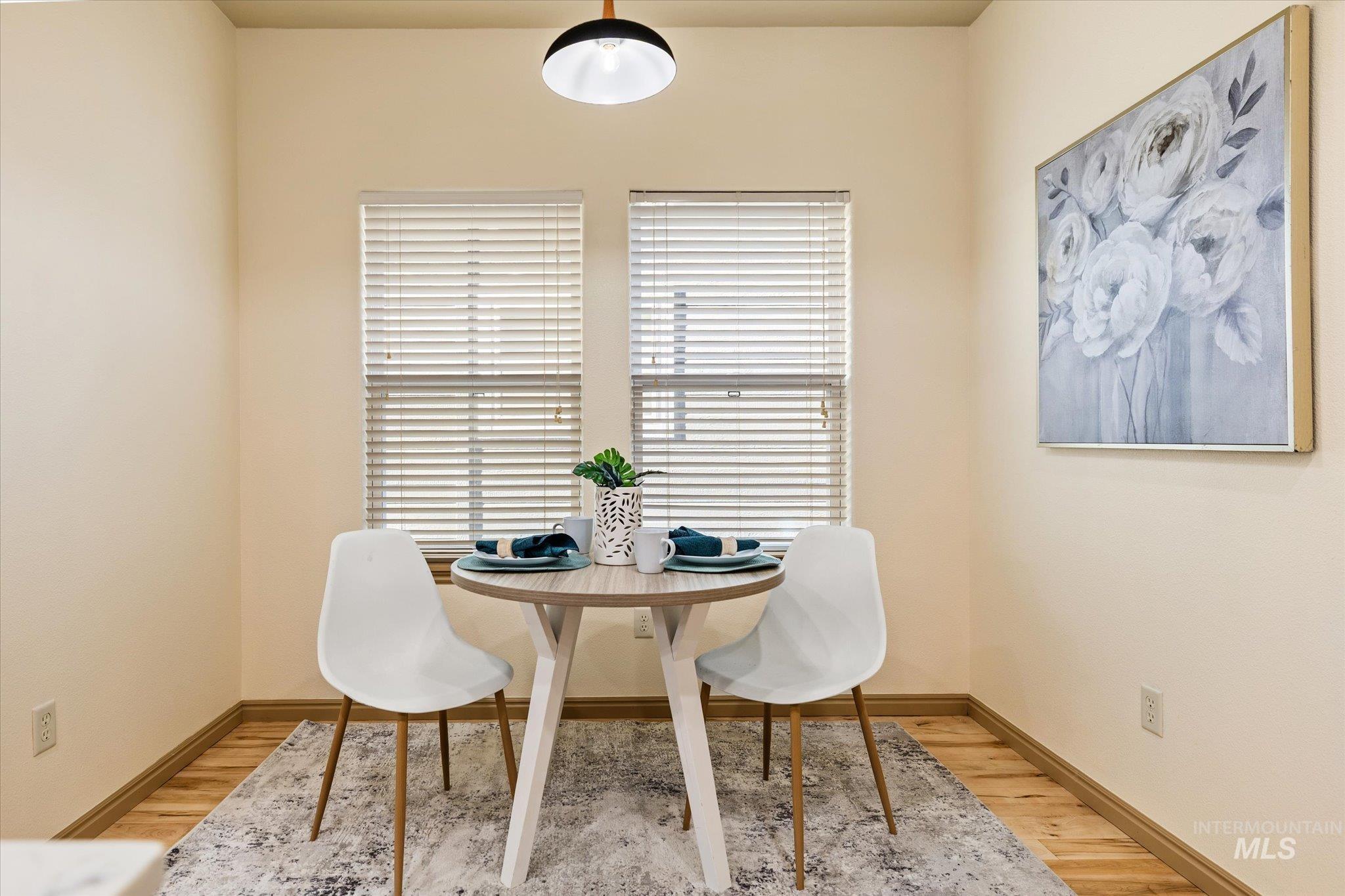 6568 W Poplar St, Boise, Idaho 83704, 3 Bedrooms, 2.5 Bathrooms, Residential For Sale, Price $450,000,MLS 98971943