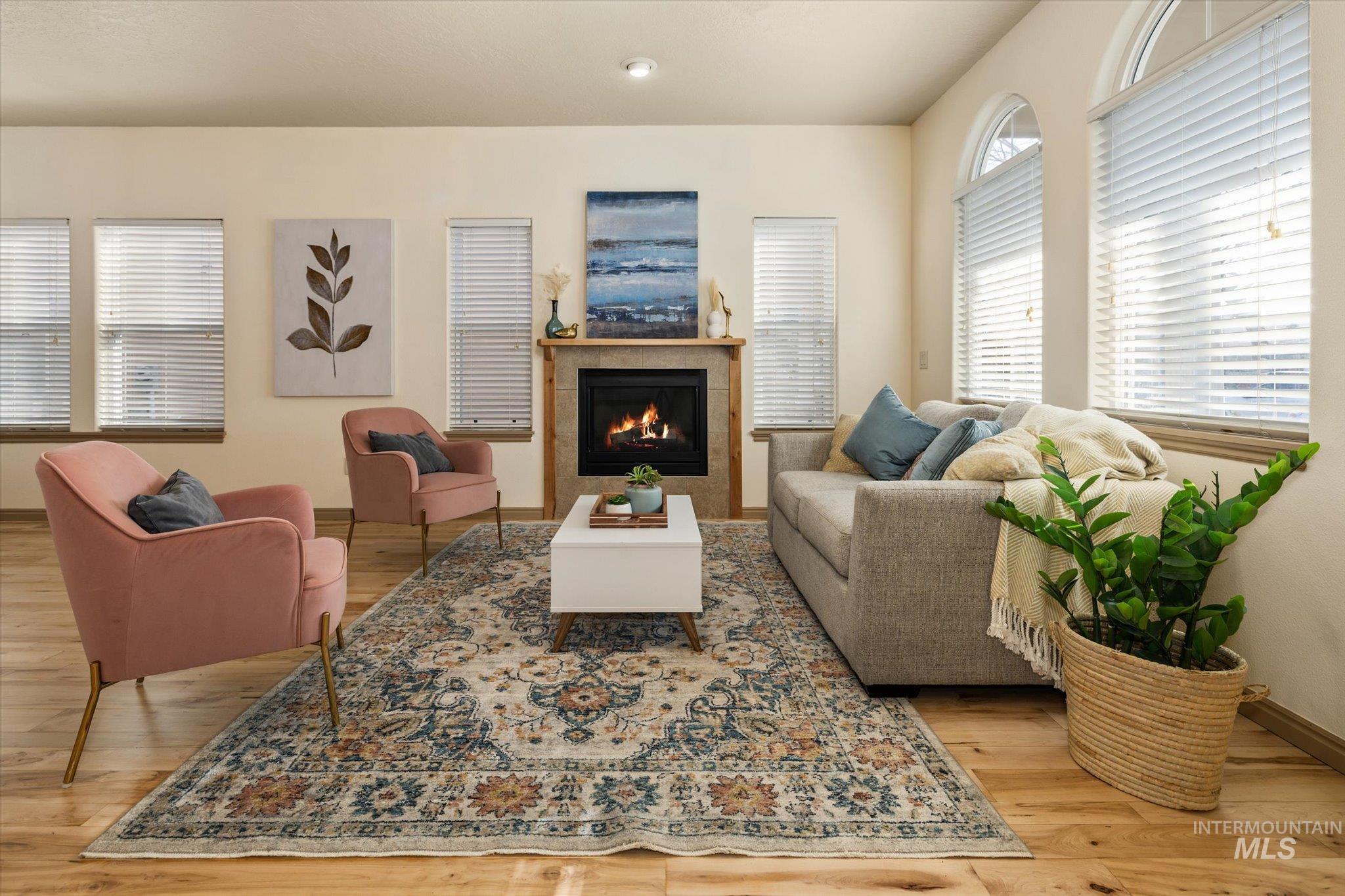 6568 W Poplar St, Boise, Idaho 83704, 3 Bedrooms, 2.5 Bathrooms, Residential For Sale, Price $450,000,MLS 98971943