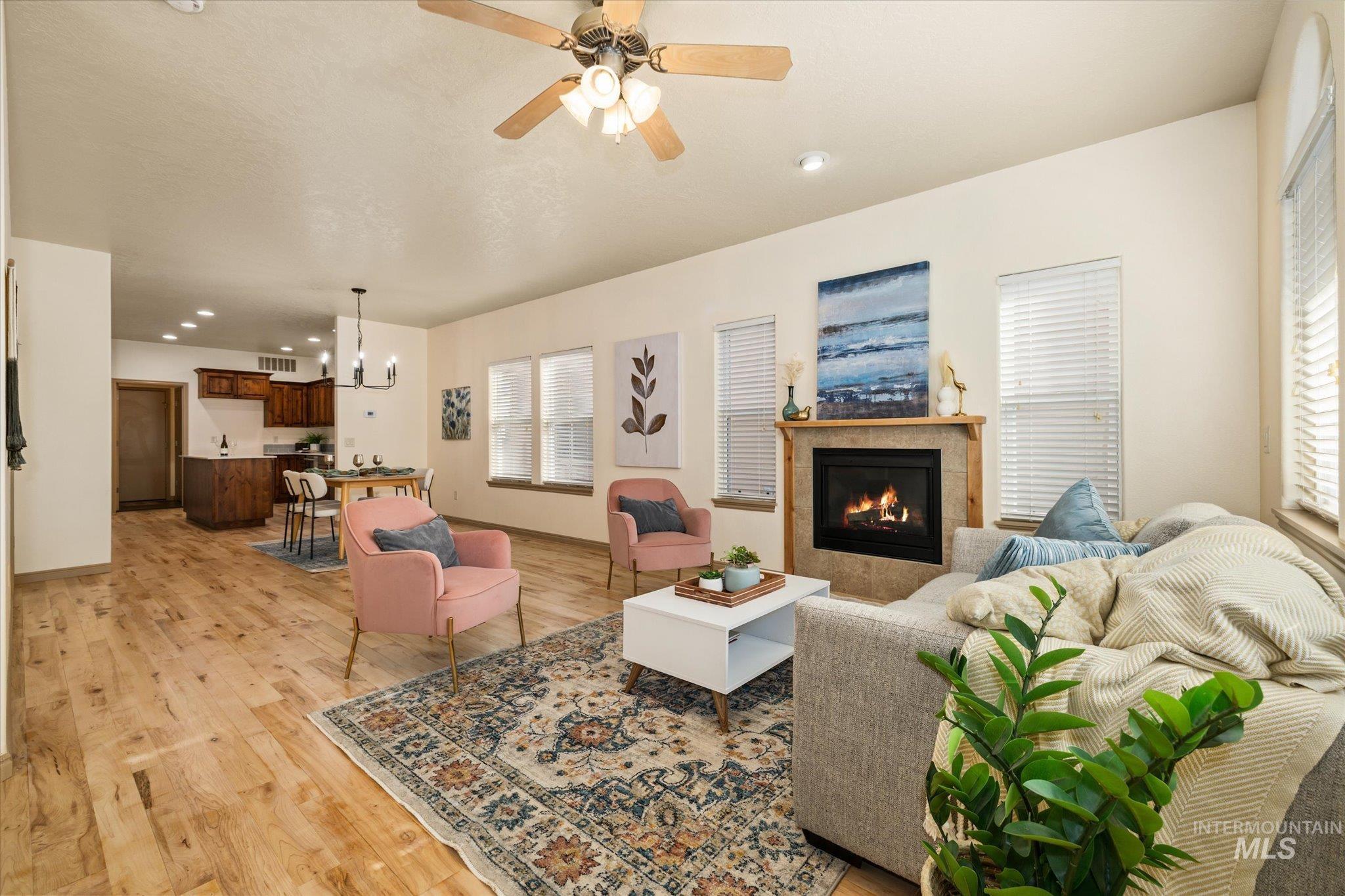 6568 W Poplar St, Boise, Idaho 83704, 3 Bedrooms, 2.5 Bathrooms, Residential For Sale, Price $450,000,MLS 98971943