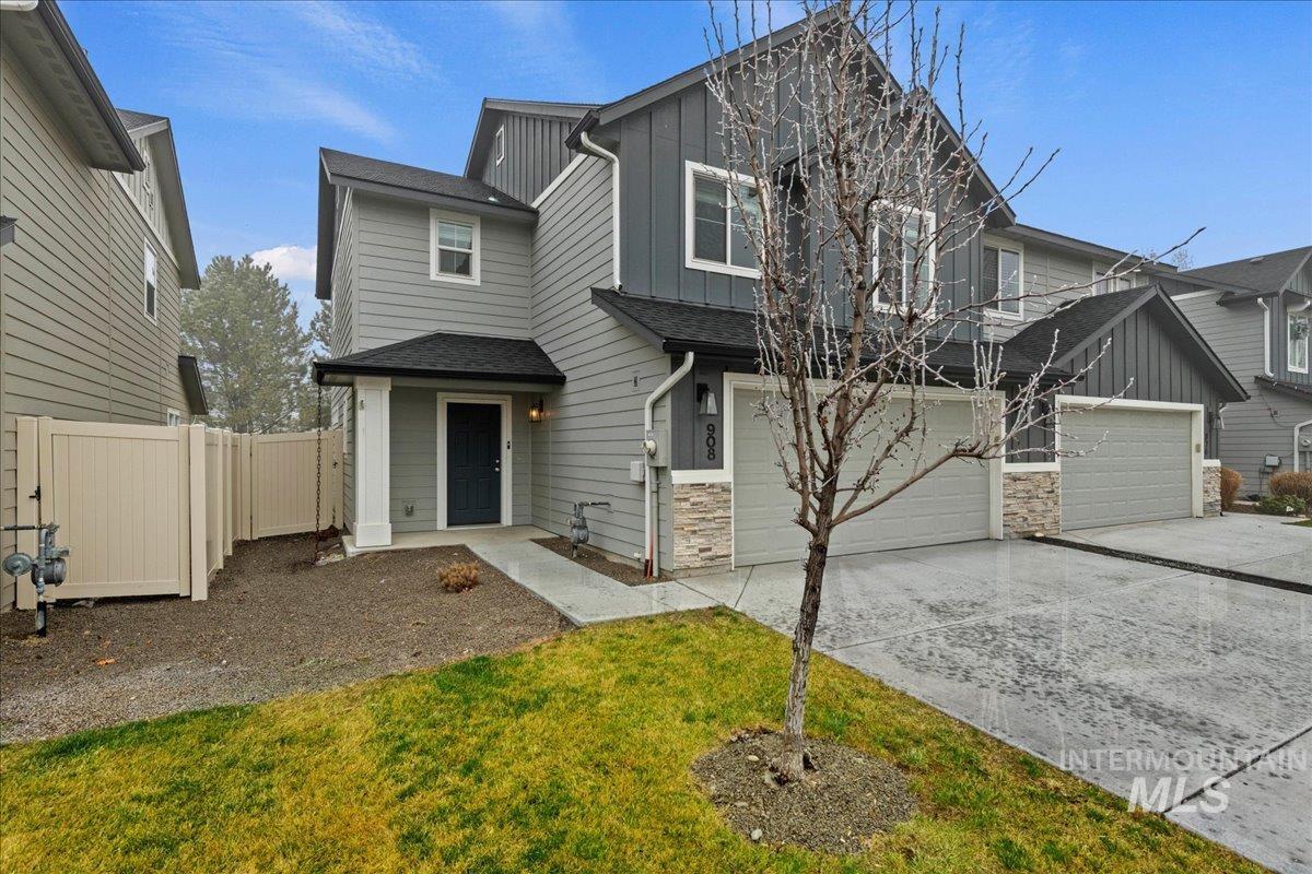 908 W Woodpine St, Meridian, Idaho 83646-6059, 3 Bedrooms, 2.5 Bathrooms, Residential For Sale, Price $389,990,MLS 98971944