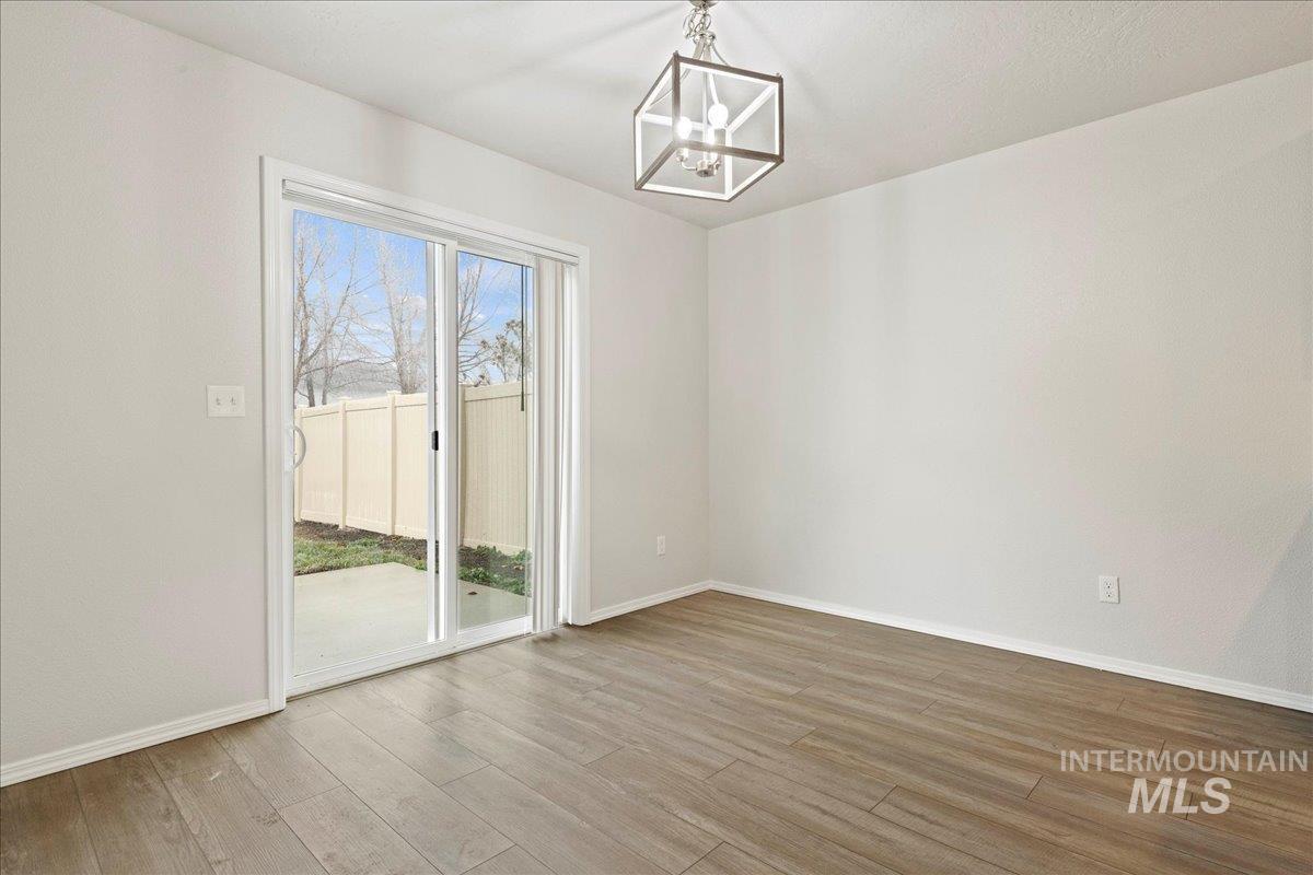 908 W Woodpine St, Meridian, Idaho 83646-6059, 3 Bedrooms, 2.5 Bathrooms, Residential For Sale, Price $389,990,MLS 98971944