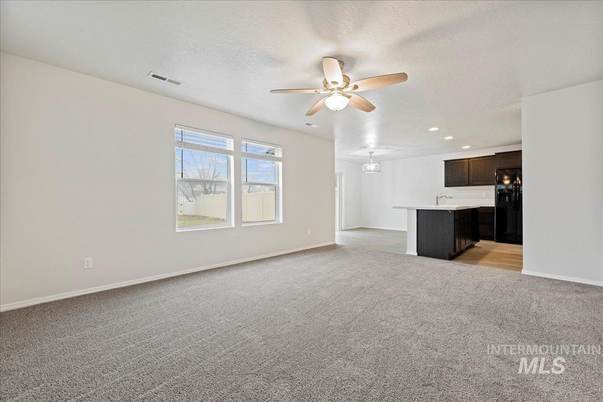 908 W Woodpine St, Meridian, Idaho 83646-6059, 3 Bedrooms, 2.5 Bathrooms, Residential For Sale, Price $389,990,MLS 98971944