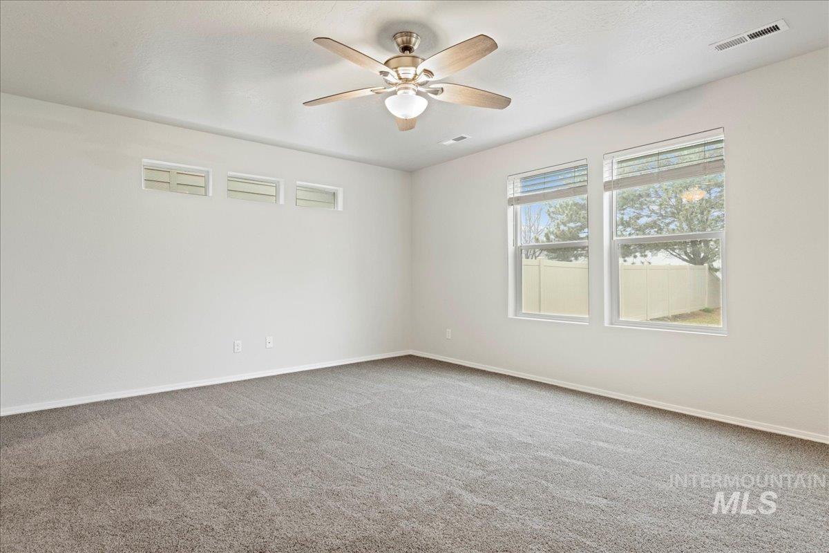 908 W Woodpine St, Meridian, Idaho 83646-6059, 3 Bedrooms, 2.5 Bathrooms, Residential For Sale, Price $389,990,MLS 98971944