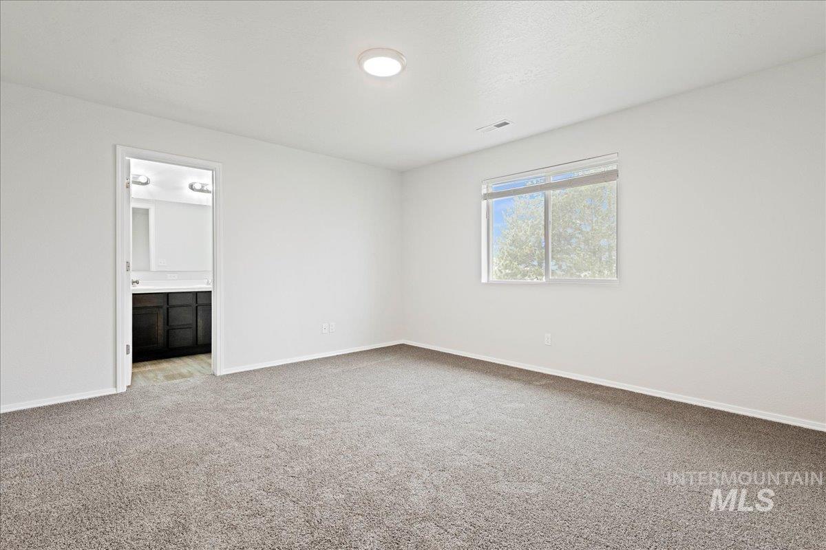 908 W Woodpine St, Meridian, Idaho 83646-6059, 3 Bedrooms, 2.5 Bathrooms, Residential For Sale, Price $389,990,MLS 98971944