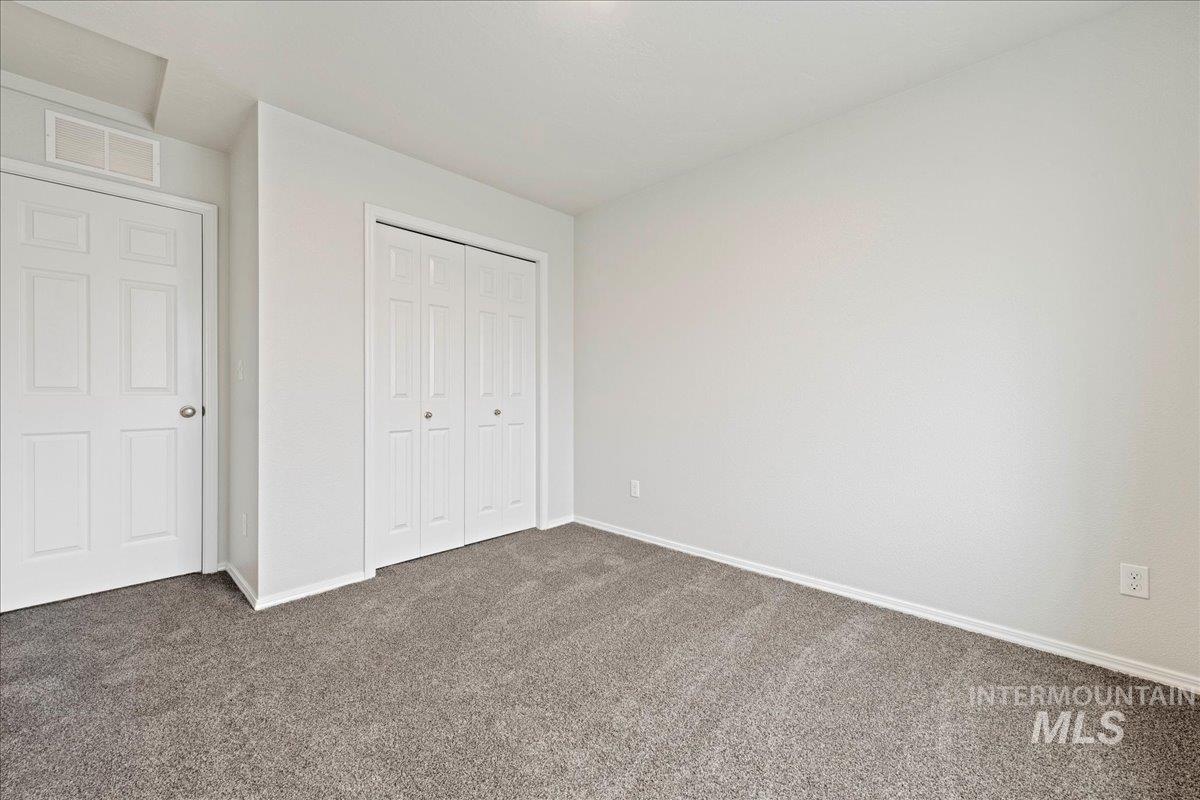 908 W Woodpine St, Meridian, Idaho 83646-6059, 3 Bedrooms, 2.5 Bathrooms, Residential For Sale, Price $389,990,MLS 98971944