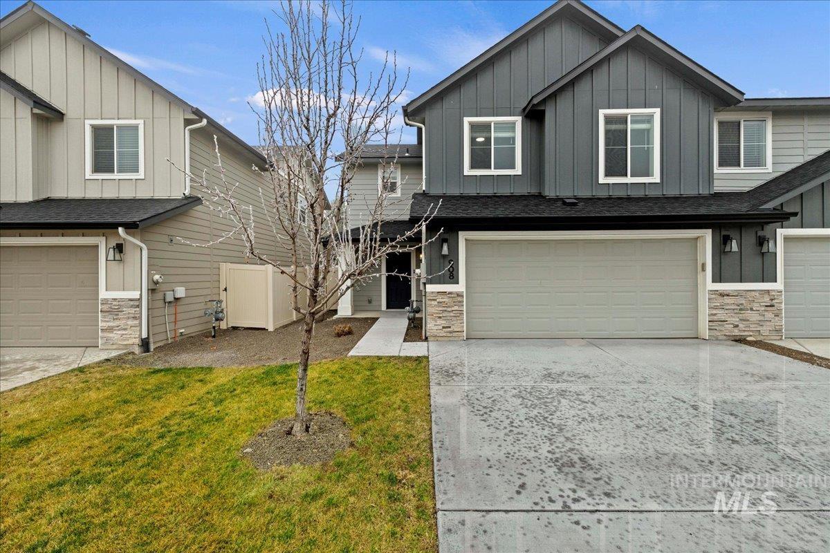 908 W Woodpine St, Meridian, Idaho 83646-6059, 3 Bedrooms, 2.5 Bathrooms, Residential For Sale, Price $389,990,MLS 98971944