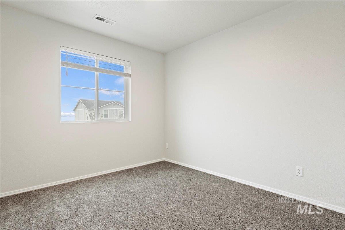 908 W Woodpine St, Meridian, Idaho 83646-6059, 3 Bedrooms, 2.5 Bathrooms, Residential For Sale, Price $389,990,MLS 98971944