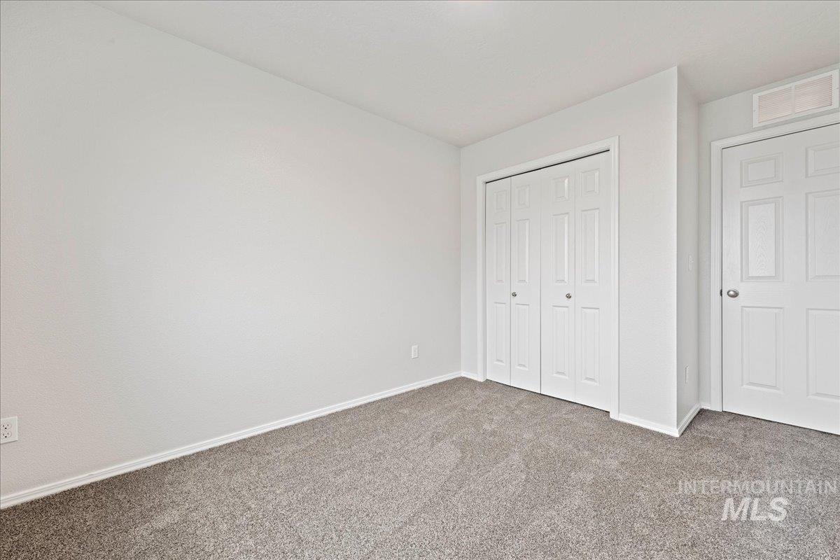 908 W Woodpine St, Meridian, Idaho 83646-6059, 3 Bedrooms, 2.5 Bathrooms, Residential For Sale, Price $389,990,MLS 98971944