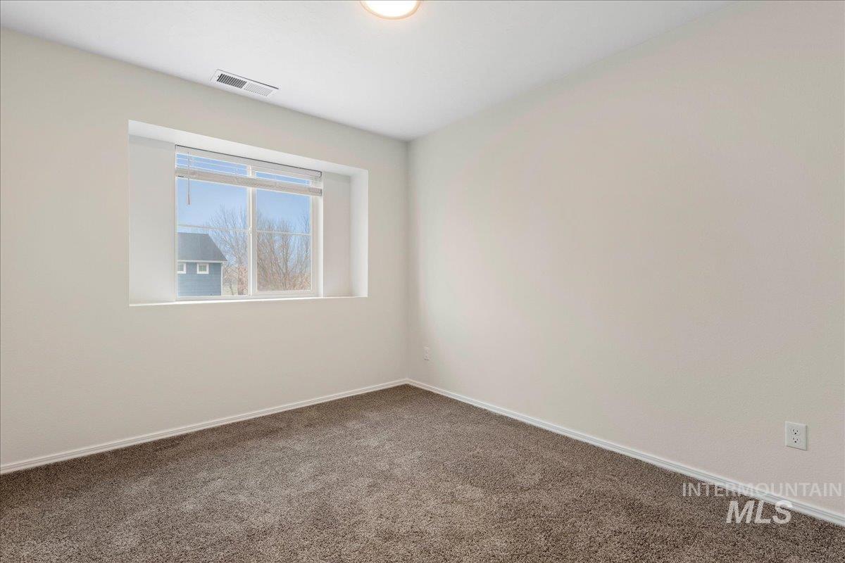 975 W Apple Pine St, Meridian, Idaho 83646-6058, 3 Bedrooms, 2.5 Bathrooms, Residential For Sale, Price $389,990,MLS 98971945