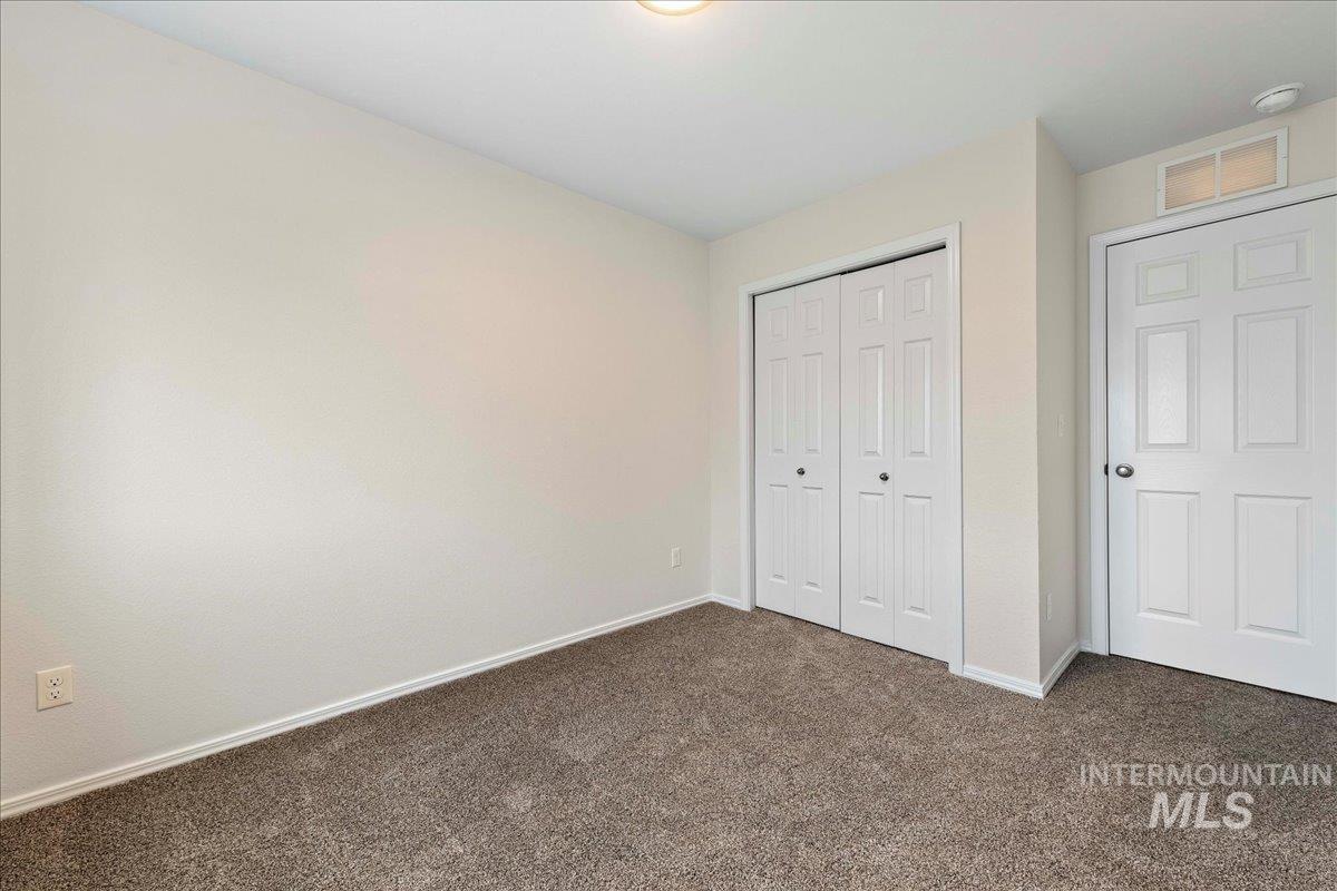 975 W Apple Pine St, Meridian, Idaho 83646-6058, 3 Bedrooms, 2.5 Bathrooms, Residential For Sale, Price $389,990,MLS 98971945