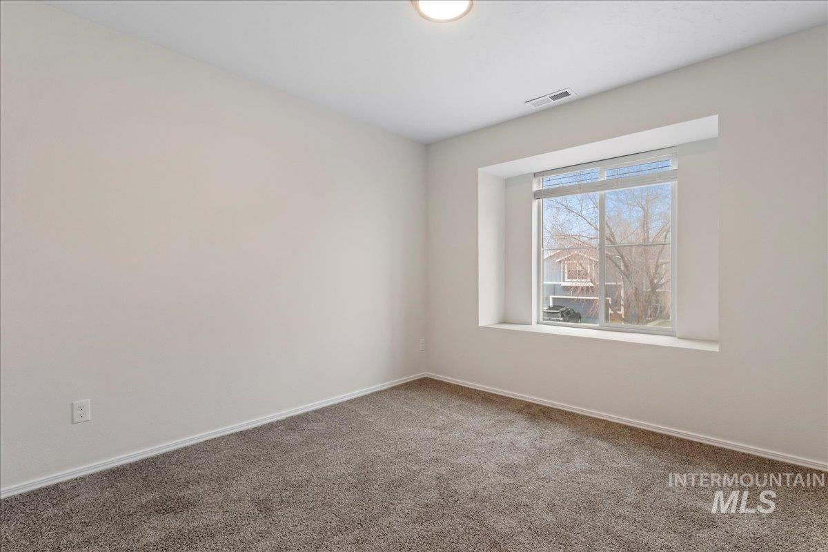 975 W Apple Pine St, Meridian, Idaho 83646-6058, 3 Bedrooms, 2.5 Bathrooms, Residential For Sale, Price $389,990,MLS 98971945