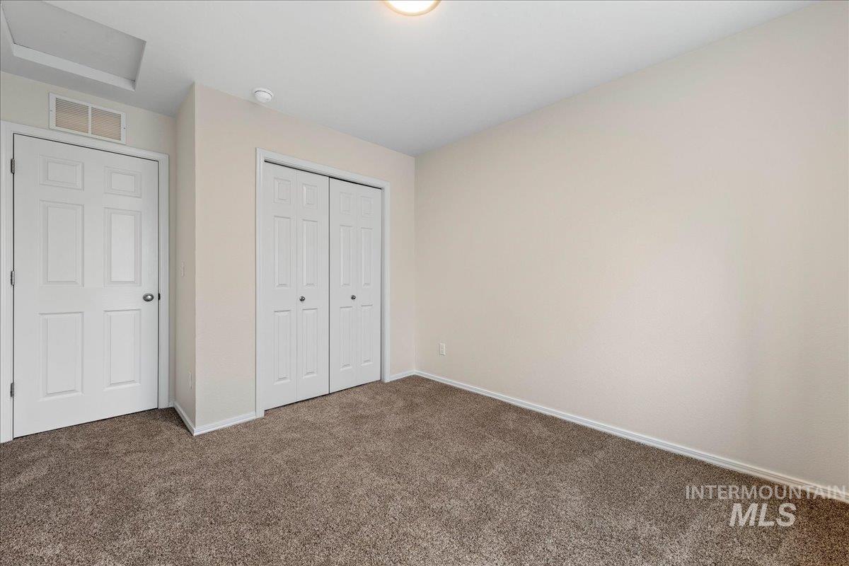 975 W Apple Pine St, Meridian, Idaho 83646-6058, 3 Bedrooms, 2.5 Bathrooms, Residential For Sale, Price $389,990,MLS 98971945