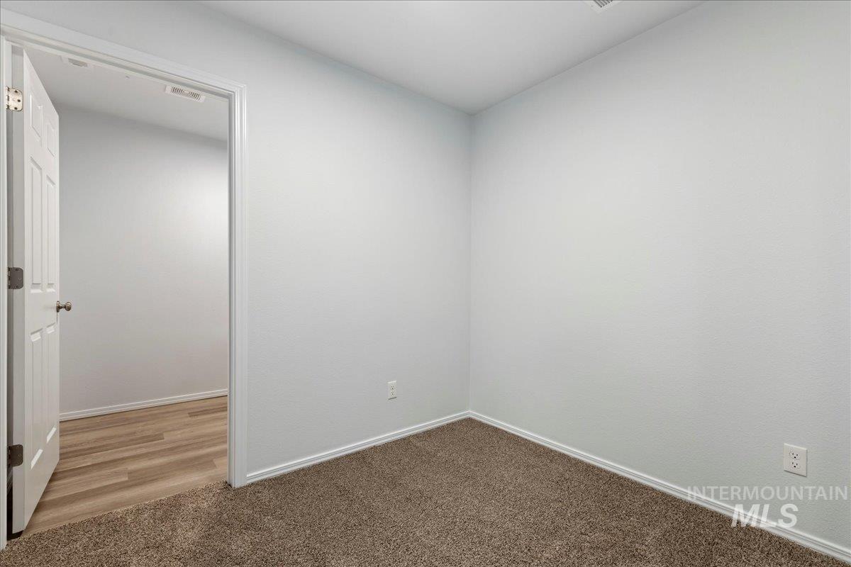 975 W Apple Pine St, Meridian, Idaho 83646-6058, 3 Bedrooms, 2.5 Bathrooms, Residential For Sale, Price $389,990,MLS 98971945