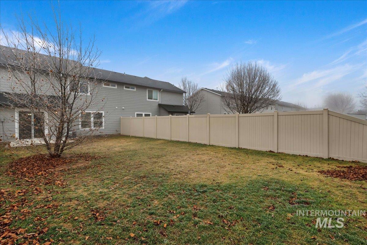 975 W Apple Pine St, Meridian, Idaho 83646-6058, 3 Bedrooms, 2.5 Bathrooms, Residential For Sale, Price $389,990,MLS 98971945