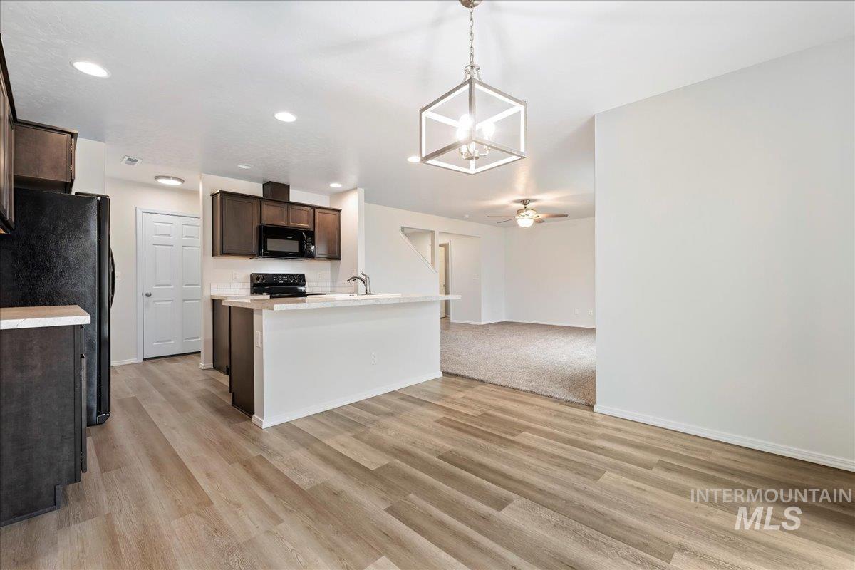 975 W Apple Pine St, Meridian, Idaho 83646-6058, 3 Bedrooms, 2.5 Bathrooms, Residential For Sale, Price $389,990,MLS 98971945