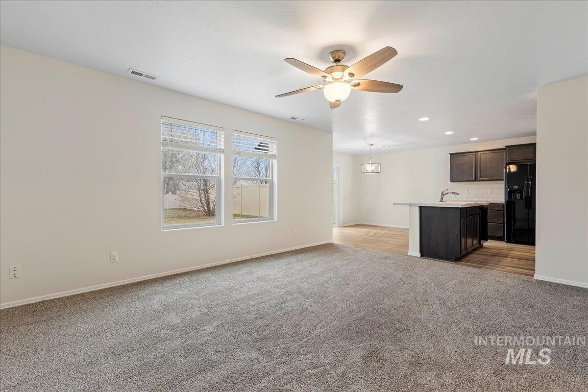 975 W Apple Pine St, Meridian, Idaho 83646-6058, 3 Bedrooms, 2.5 Bathrooms, Residential For Sale, Price $389,990,MLS 98971945