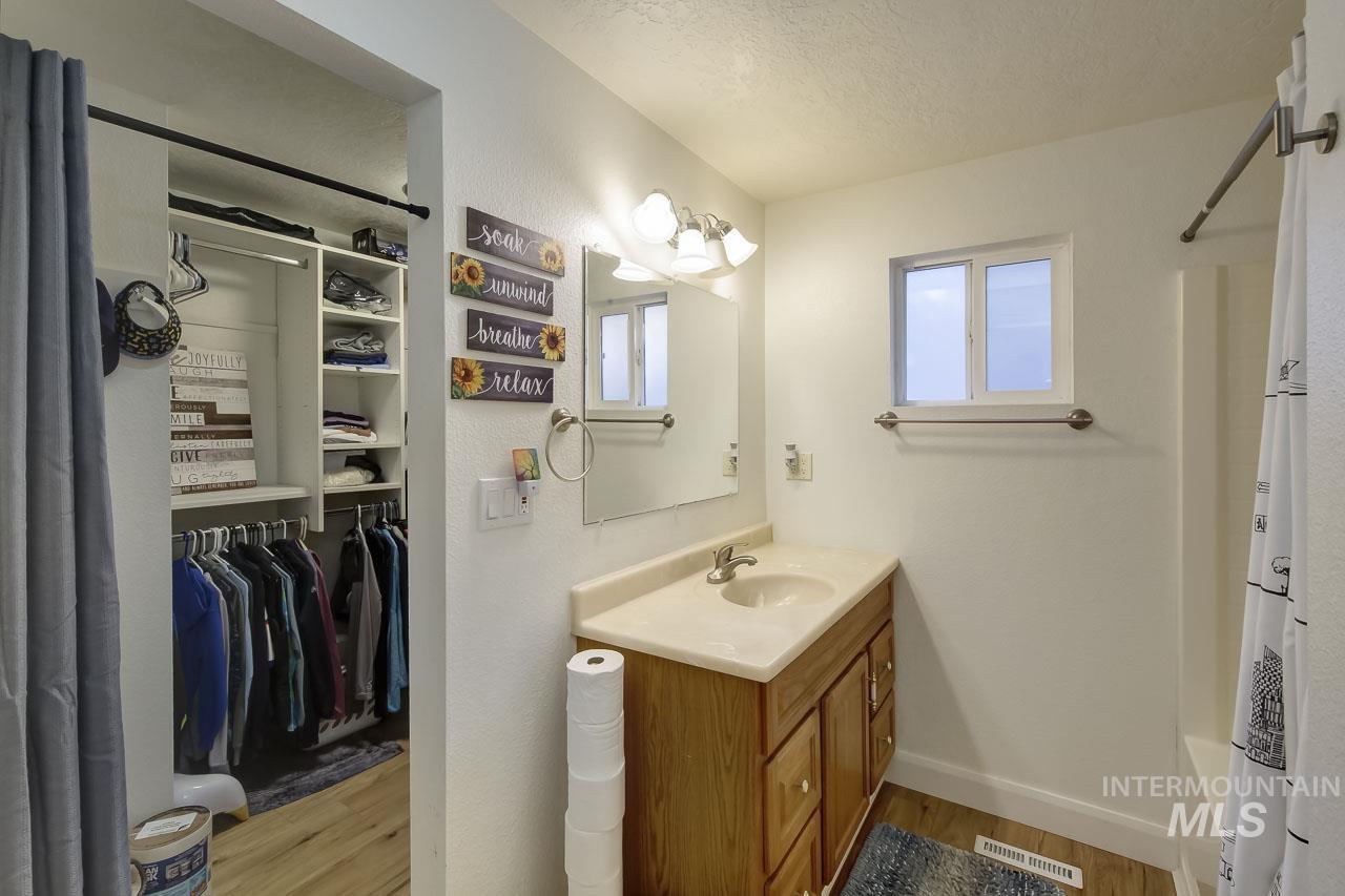 5101 N. Sunderland, Boise, Idaho 83704, 5 Bedrooms, Business/Commercial For Sale, Price $650,000,MLS 98971947