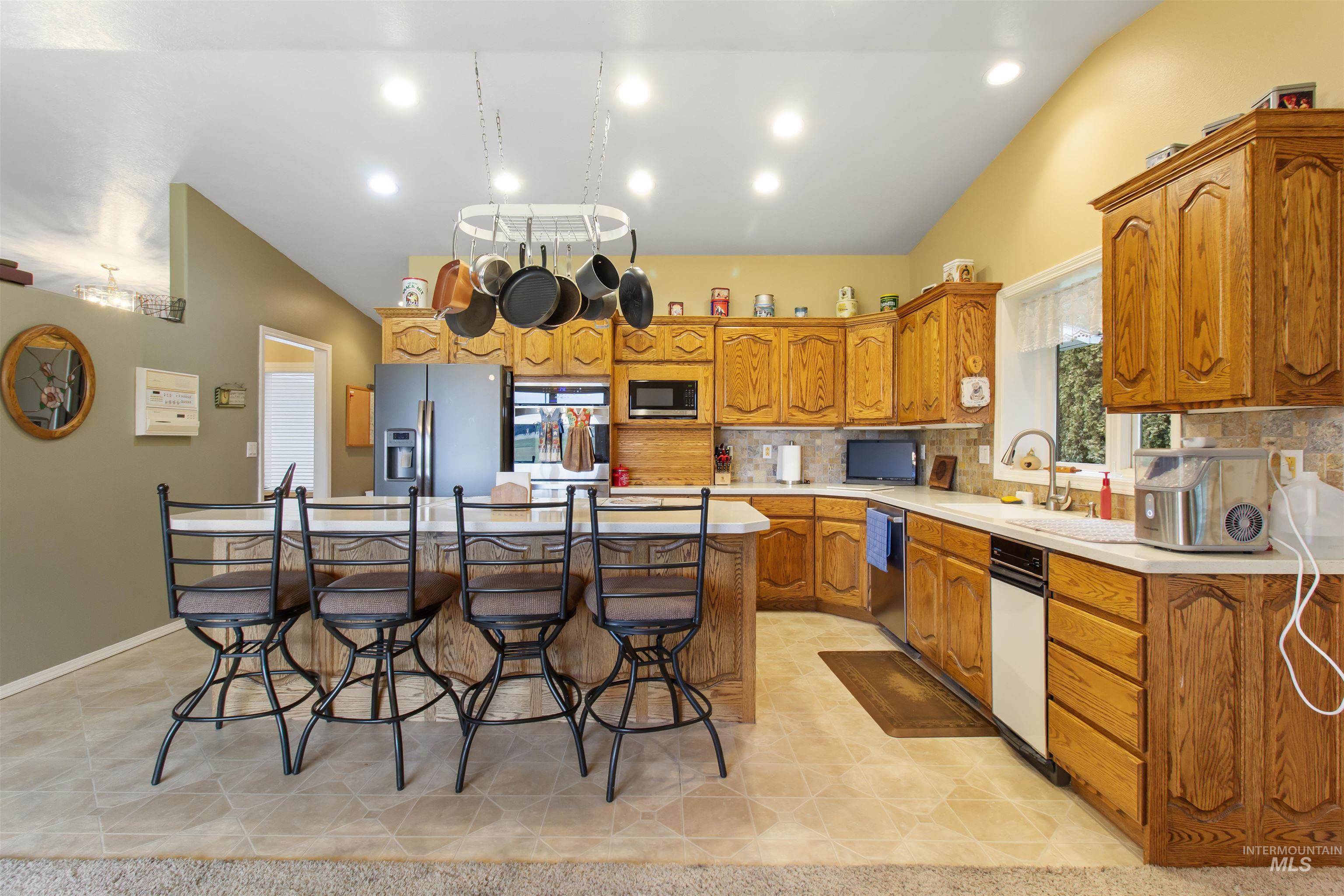 138 Seminole Cir, Jerome, Idaho 83338-6484, 3 Bedrooms, 2 Bathrooms, Residential For Sale, Price $484,000, 98971953