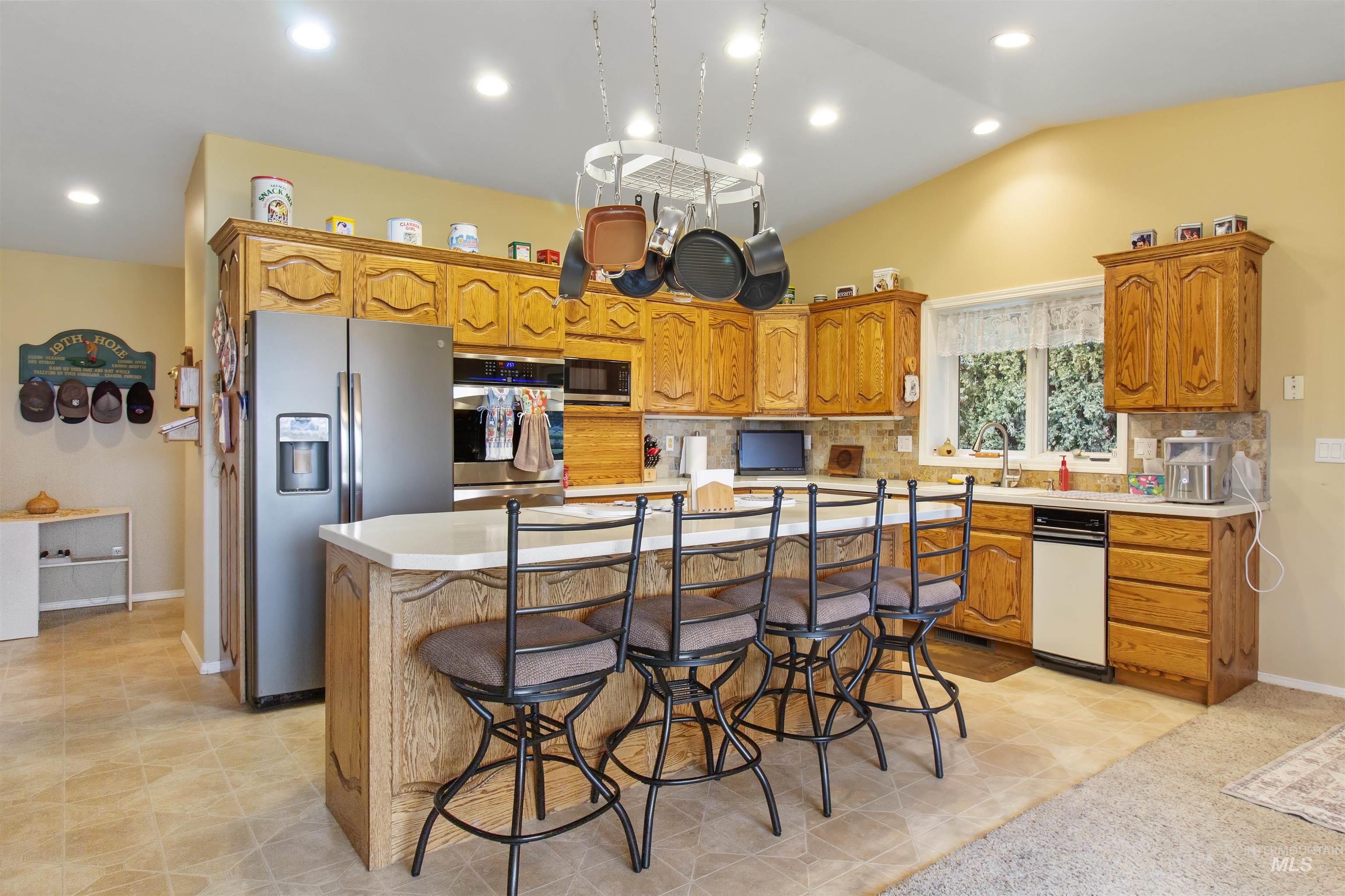 138 Seminole Cir, Jerome, Idaho 83338-6484, 3 Bedrooms, 2 Bathrooms, Residential For Sale, Price $484,000, 98971953