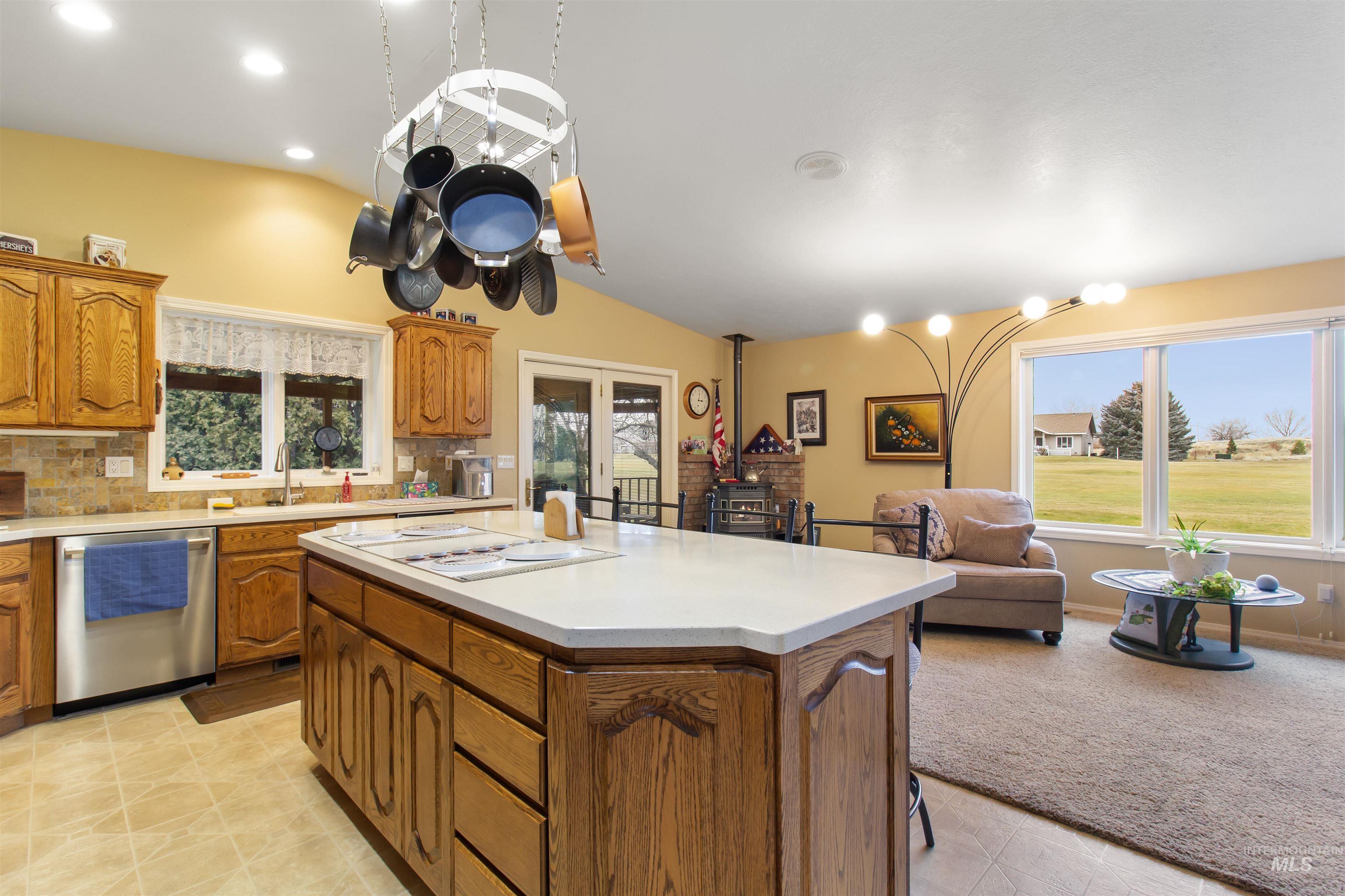 138 Seminole Cir, Jerome, Idaho 83338-6484, 3 Bedrooms, 2 Bathrooms, Residential For Sale, Price $486,000,MLS 98971953