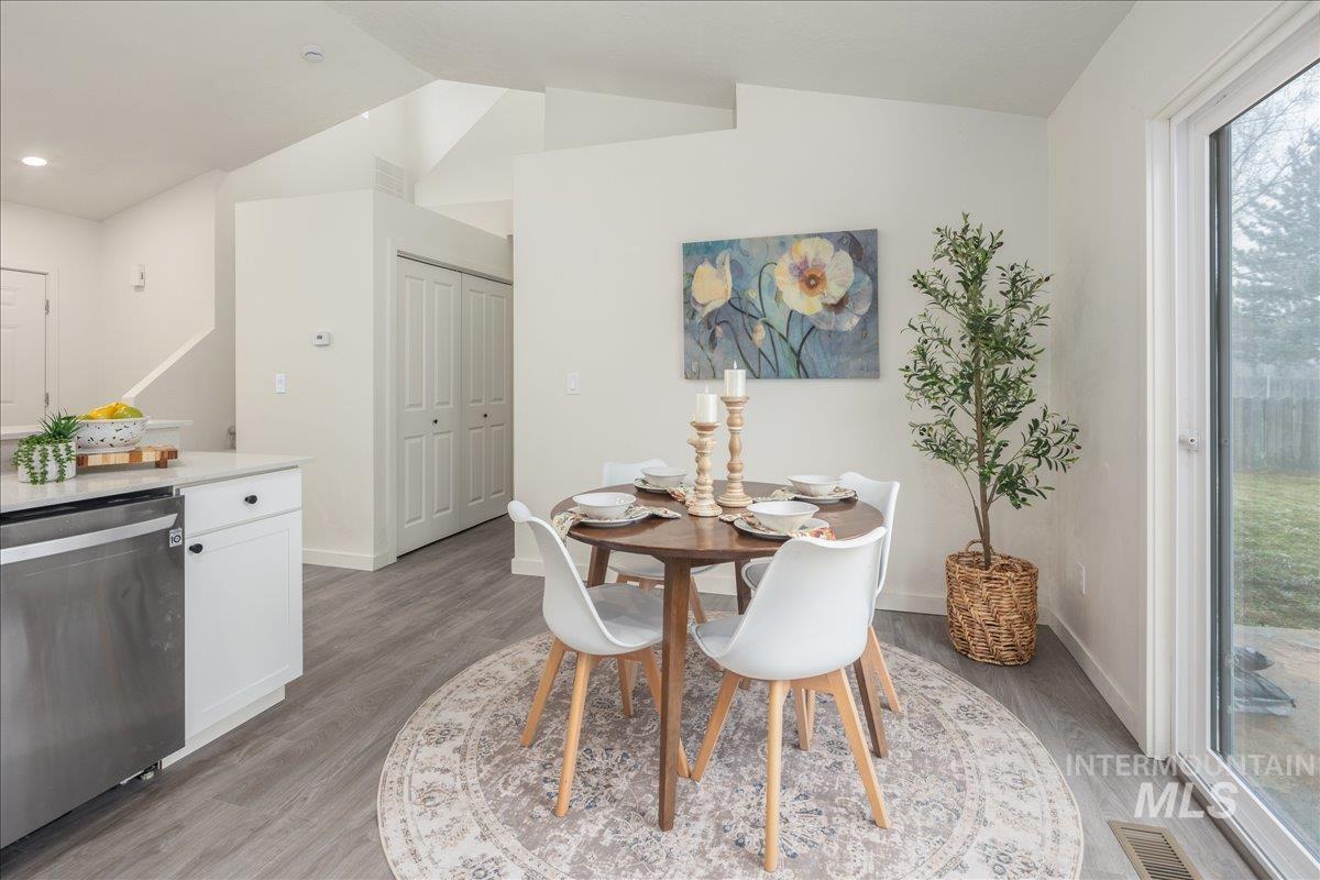 507 Meadowlark Street, Caldwell, Idaho 83607-1890, 3 Bedrooms, 2 Bathrooms, Residential For Sale, Price $327,900,MLS 98971954