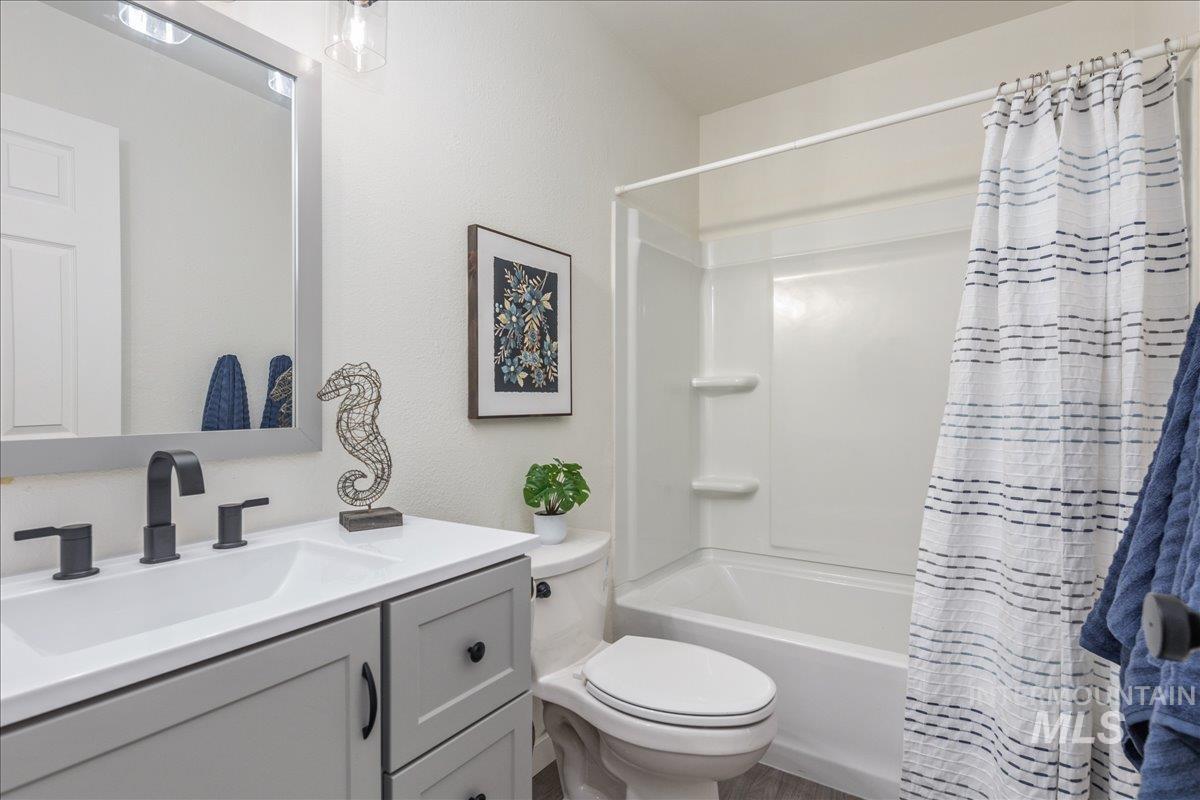 507 Meadowlark Street, Caldwell, Idaho 83607-1890, 3 Bedrooms, 2 Bathrooms, Residential For Sale, Price $327,900,MLS 98971954