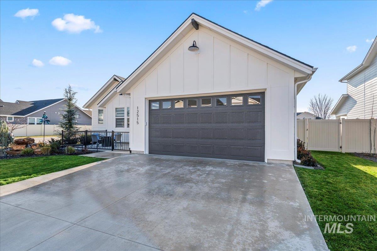 12515 W Arabian Dr, Boise, Idaho 83709, 3 Bedrooms, 3 Bathrooms, Residential For Sale, Price $699,990,MLS 98971956