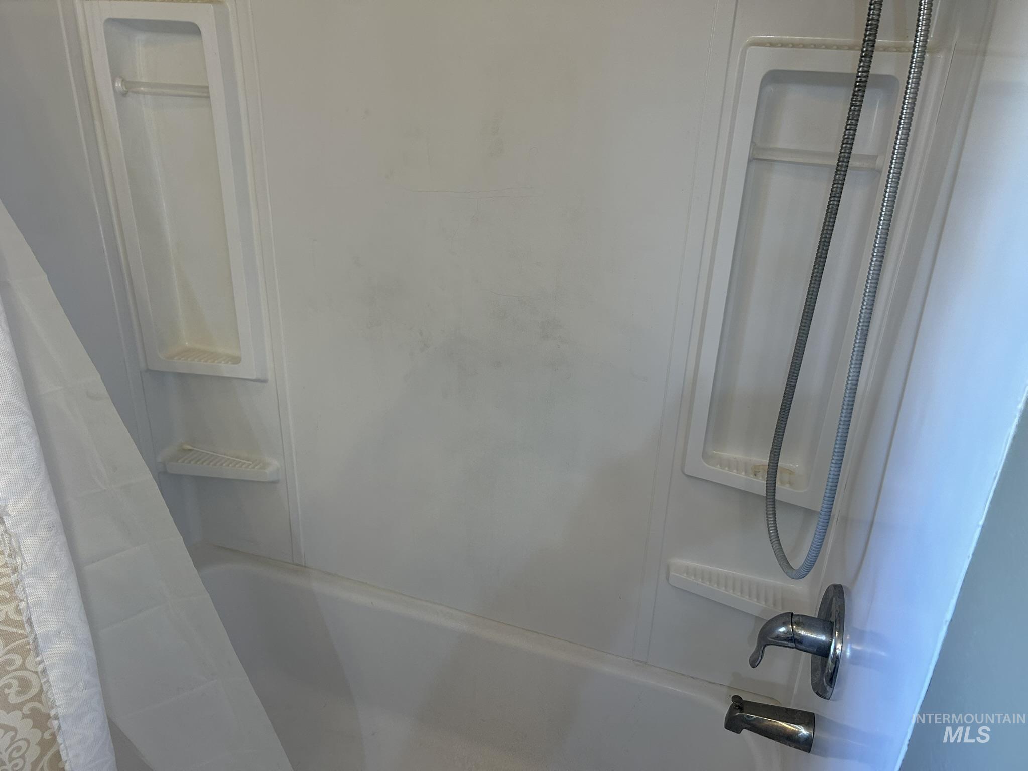 3731 16th st, Lewiston, Idaho 83501, 4 Bedrooms, 1 Bathroom, Residential For Sale, Price $399,900,MLS 98971957