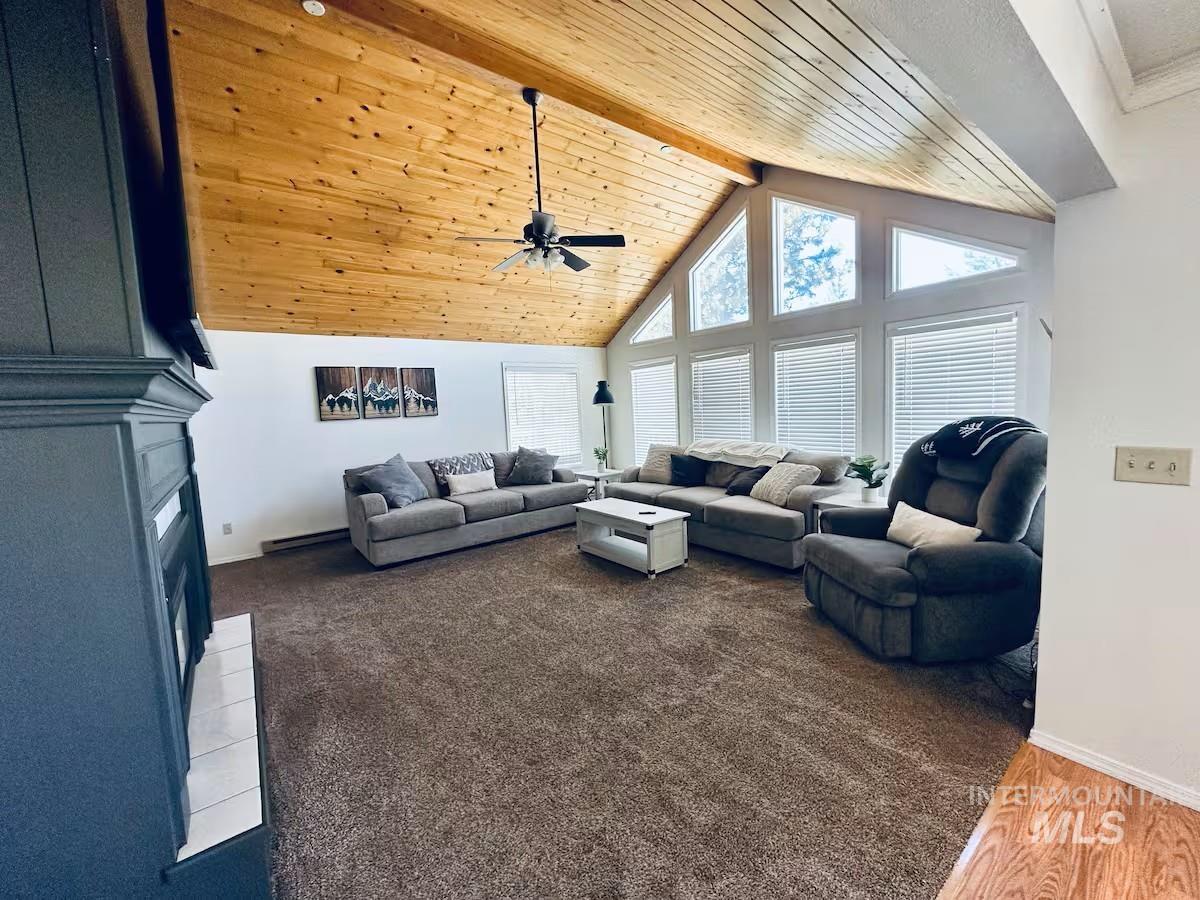 126 Par Drive, Cascade, Idaho 83611, 4 Bedrooms, 3 Bathrooms, Residential For Sale, Price $849,000,MLS 98971959