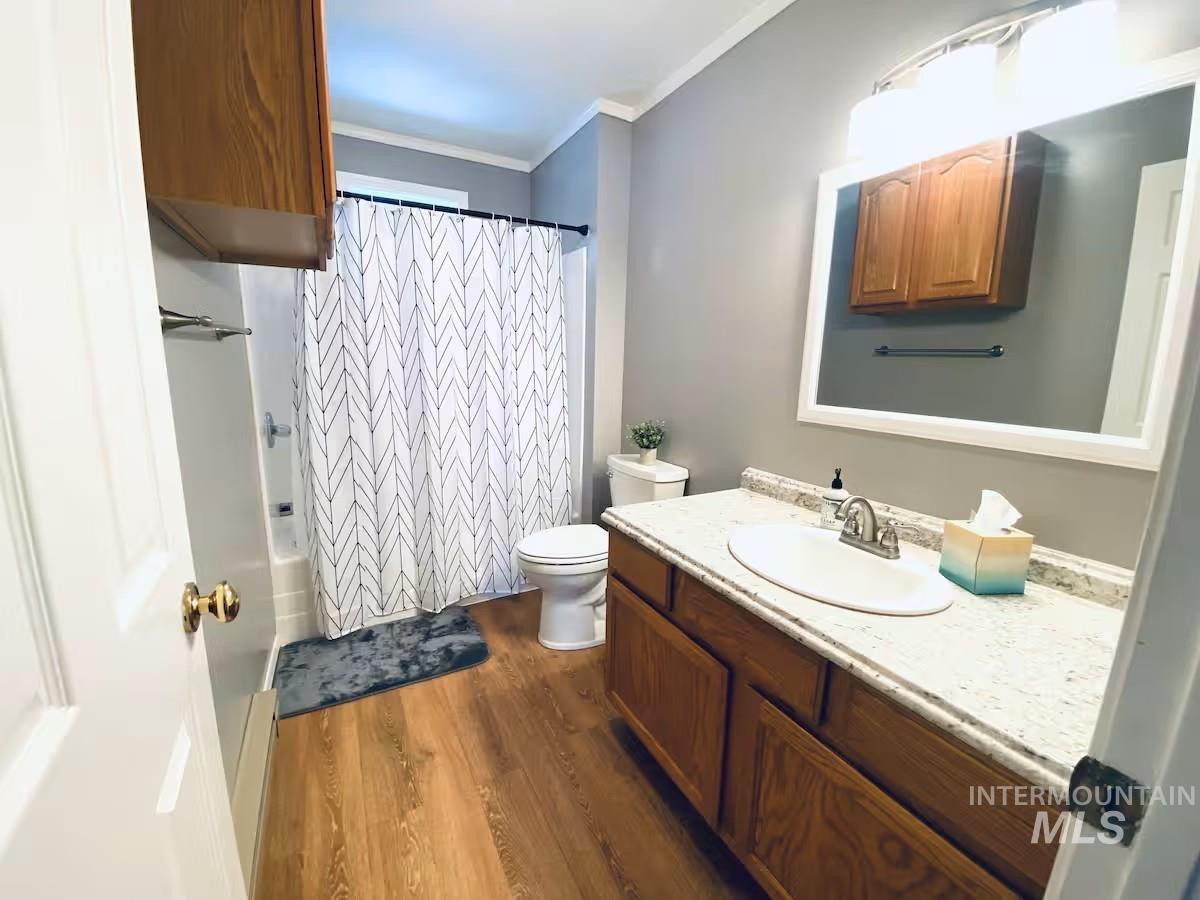 126 Par Drive, Cascade, Idaho 83611, 4 Bedrooms, 3 Bathrooms, Residential For Sale, Price $849,000,MLS 98971959