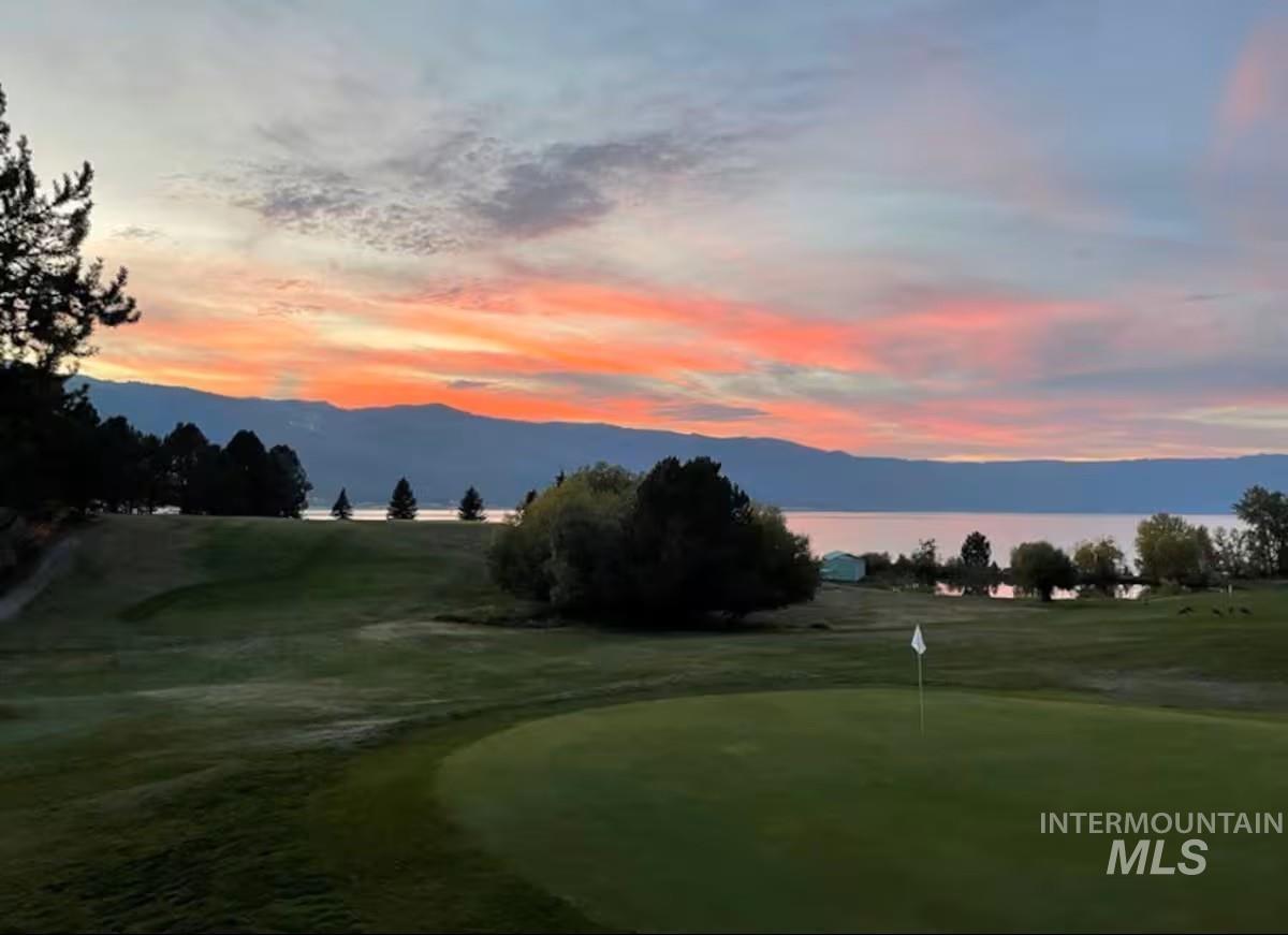 126 Par Drive, Cascade, Idaho 83611, 4 Bedrooms, 3 Bathrooms, Residential For Sale, Price $849,000,MLS 98971959