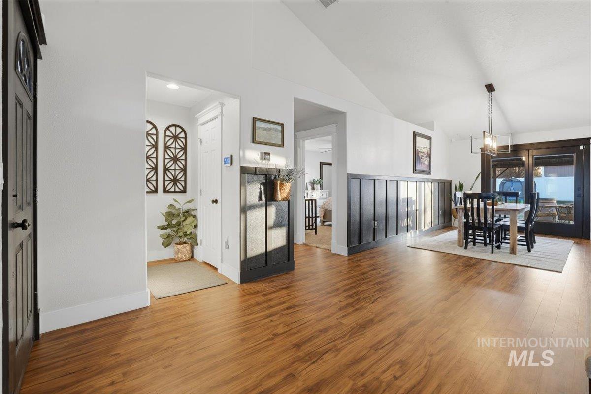 1108 N Autumn Wind Dr, Nampa, Idaho 83687, 3 Bedrooms, 2 Bathrooms, Residential For Sale, Price $559,900,MLS 98971960