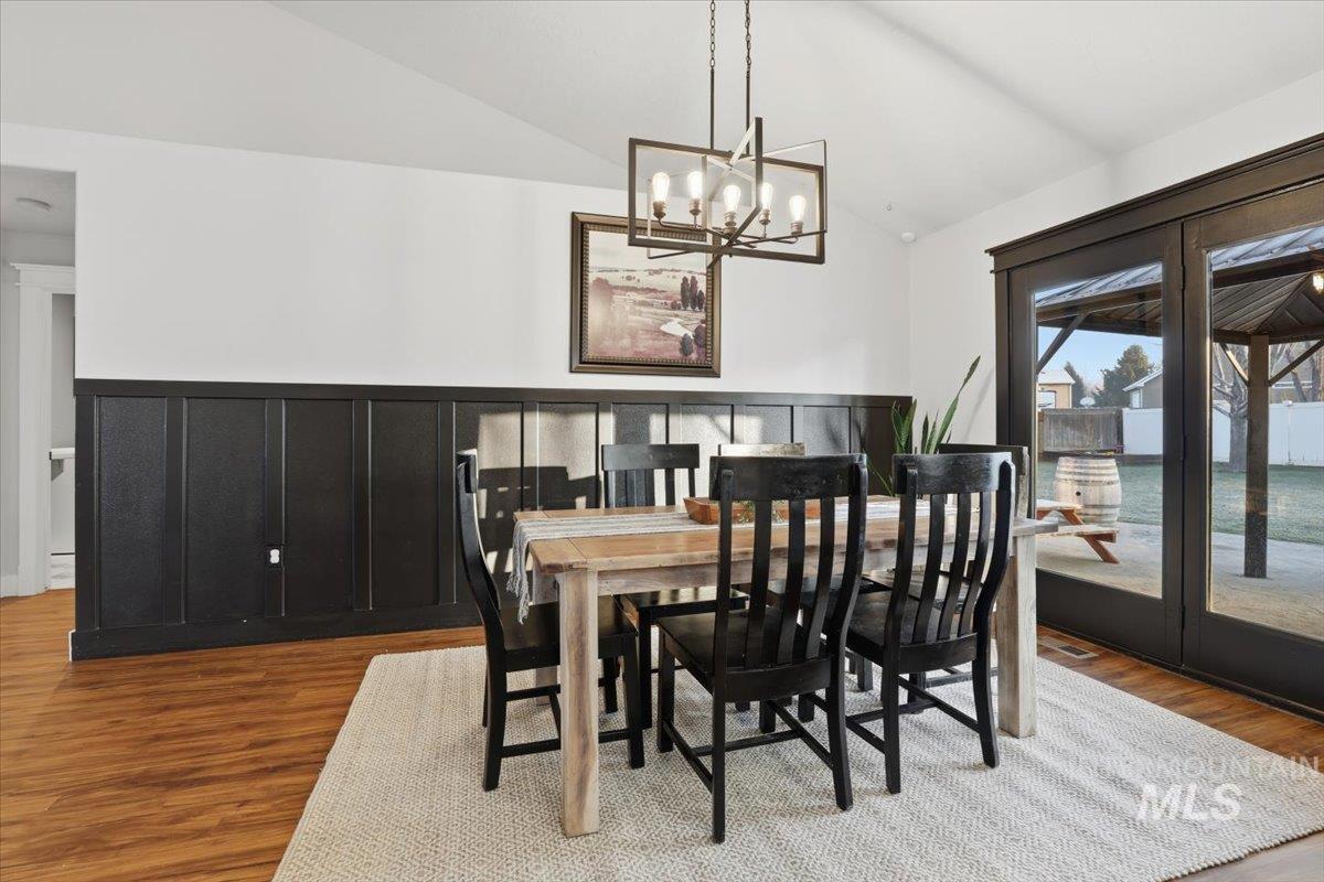 1108 N Autumn Wind Dr, Nampa, Idaho 83687, 3 Bedrooms, 2 Bathrooms, Residential For Sale, Price $559,900,MLS 98971960