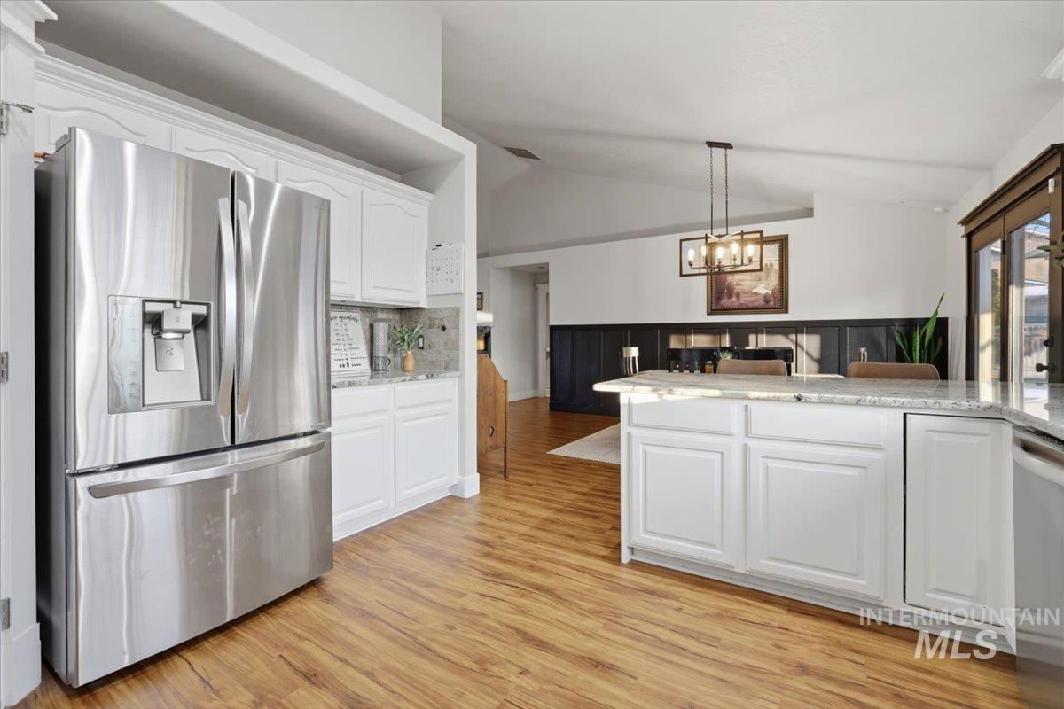 1108 N Autumn Wind Dr, Nampa, Idaho 83687, 3 Bedrooms, 2 Bathrooms, Residential For Sale, Price $559,900,MLS 98971960