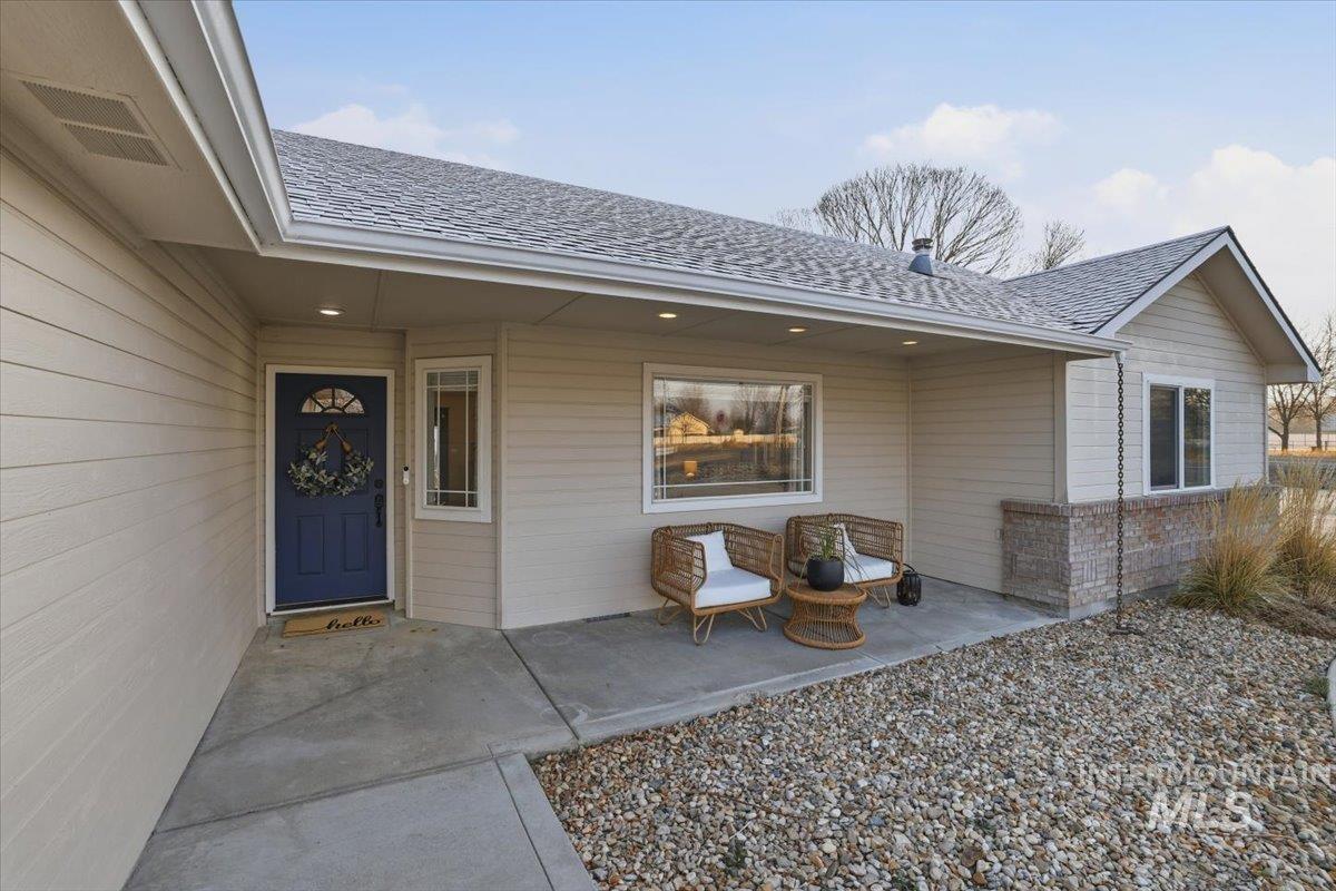 1108 N Autumn Wind Dr, Nampa, Idaho 83687, 3 Bedrooms, 2 Bathrooms, Residential For Sale, Price $559,900,MLS 98971960