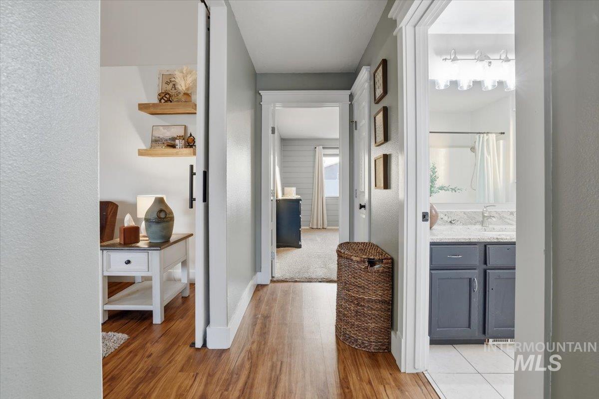 1108 N Autumn Wind Dr, Nampa, Idaho 83687, 3 Bedrooms, 2 Bathrooms, Residential For Sale, Price $559,900,MLS 98971960