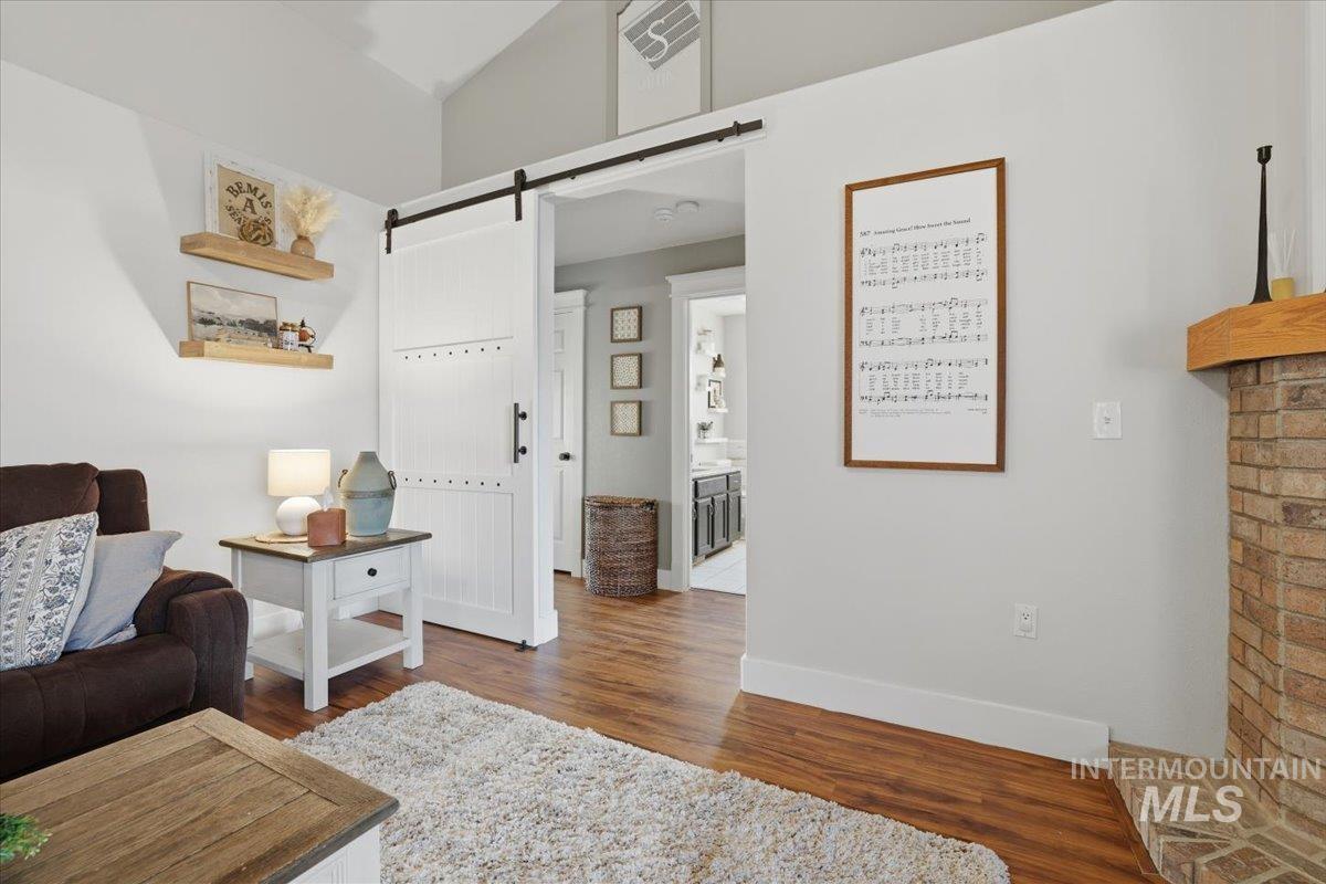 1108 N Autumn Wind Dr, Nampa, Idaho 83687, 3 Bedrooms, 2 Bathrooms, Residential For Sale, Price $559,900,MLS 98971960