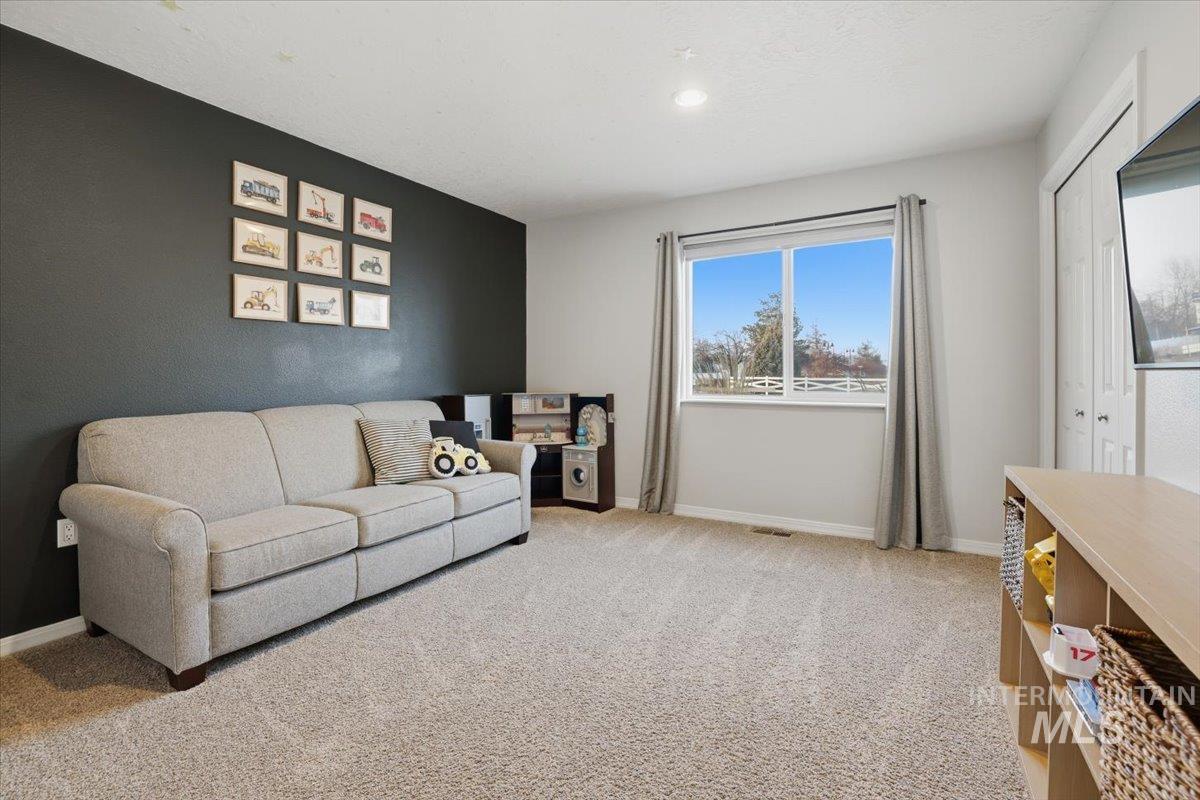 1108 N Autumn Wind Dr, Nampa, Idaho 83687, 3 Bedrooms, 2 Bathrooms, Residential For Sale, Price $559,900,MLS 98971960